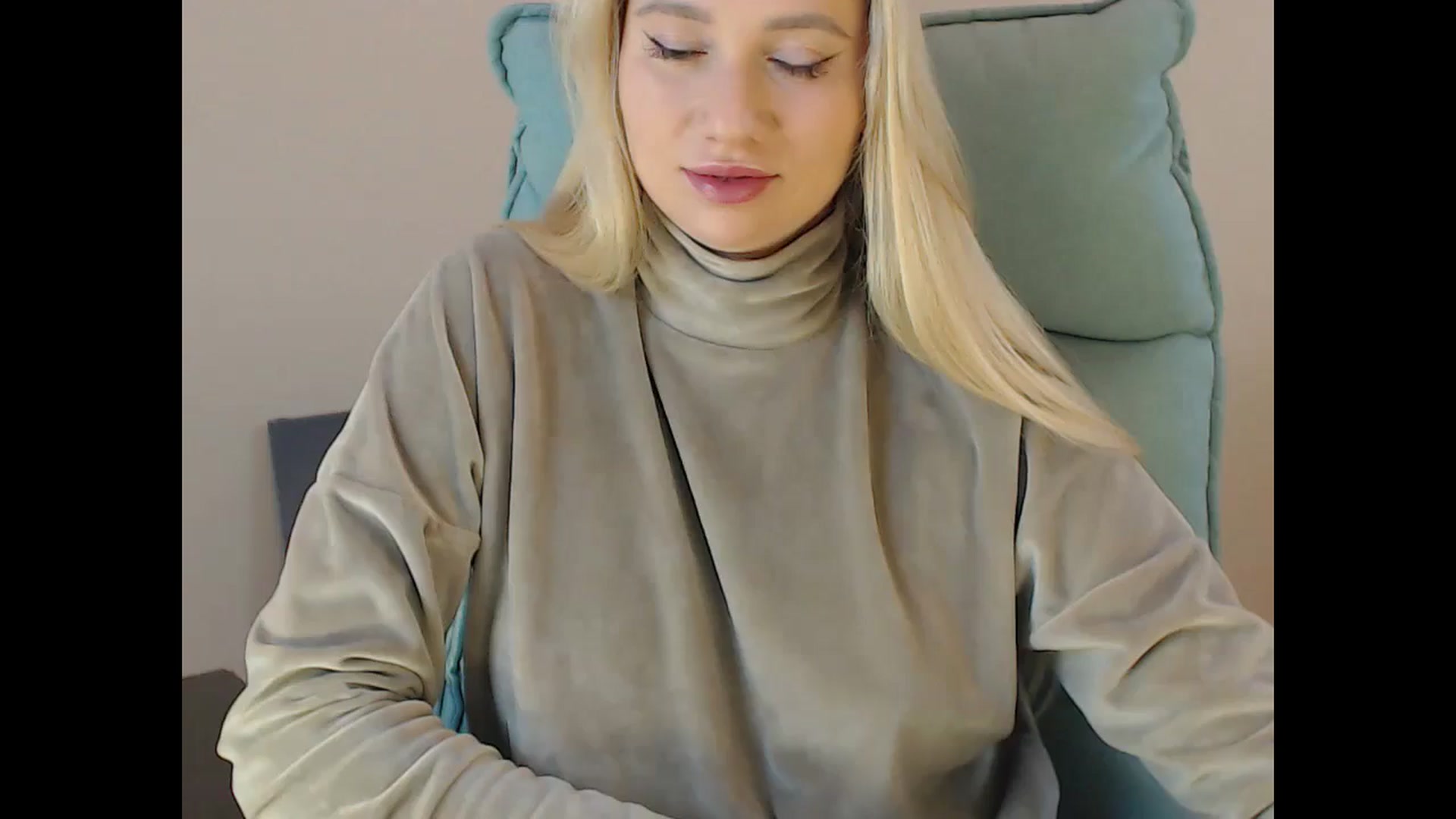 Gallery image thumbnail from Miss_Sylvia's myfreecams stream on, 12/15/2024, 17:58 image 4 of 20