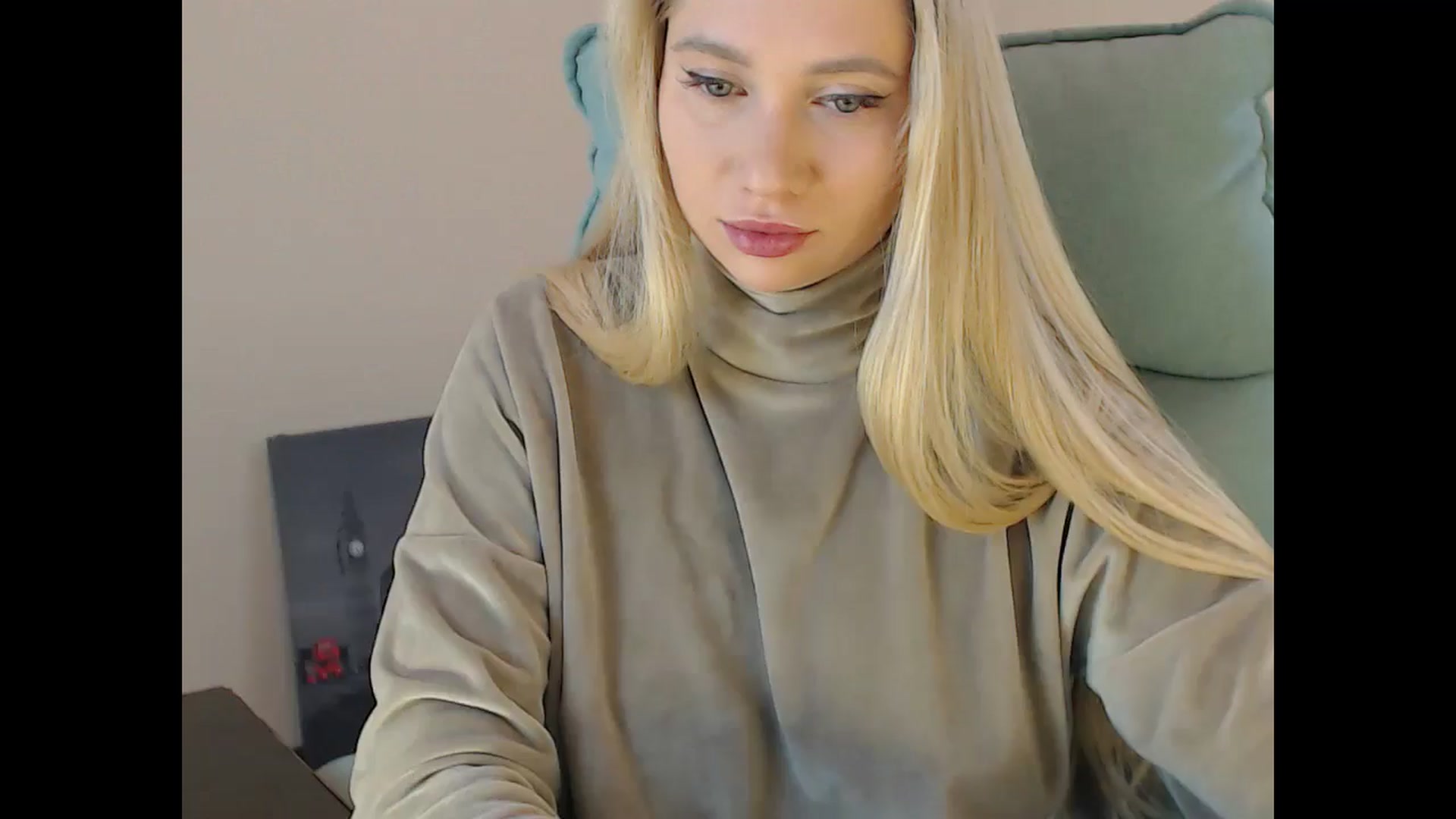 Gallery image thumbnail from Miss_Sylvia's myfreecams stream on, 12/15/2024, 17:58 image 1 of 20