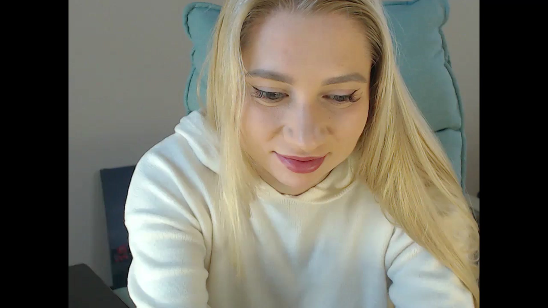 Gallery image thumbnail from Miss_Sylvia's myfreecams stream on, 12/16/2024, 17:37 image 17 of 20