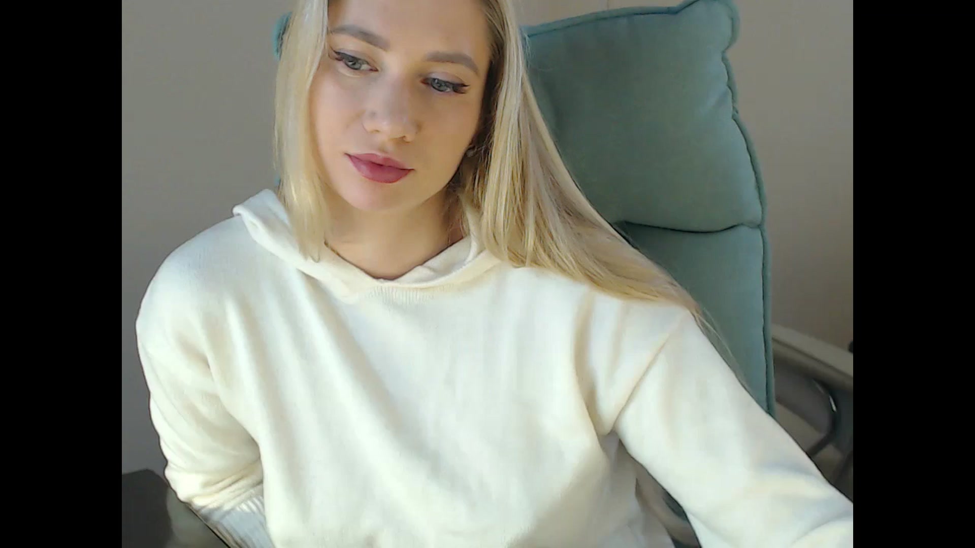 Gallery image thumbnail from Miss_Sylvia's myfreecams stream on, 12/16/2024, 17:37 image 6 of 20