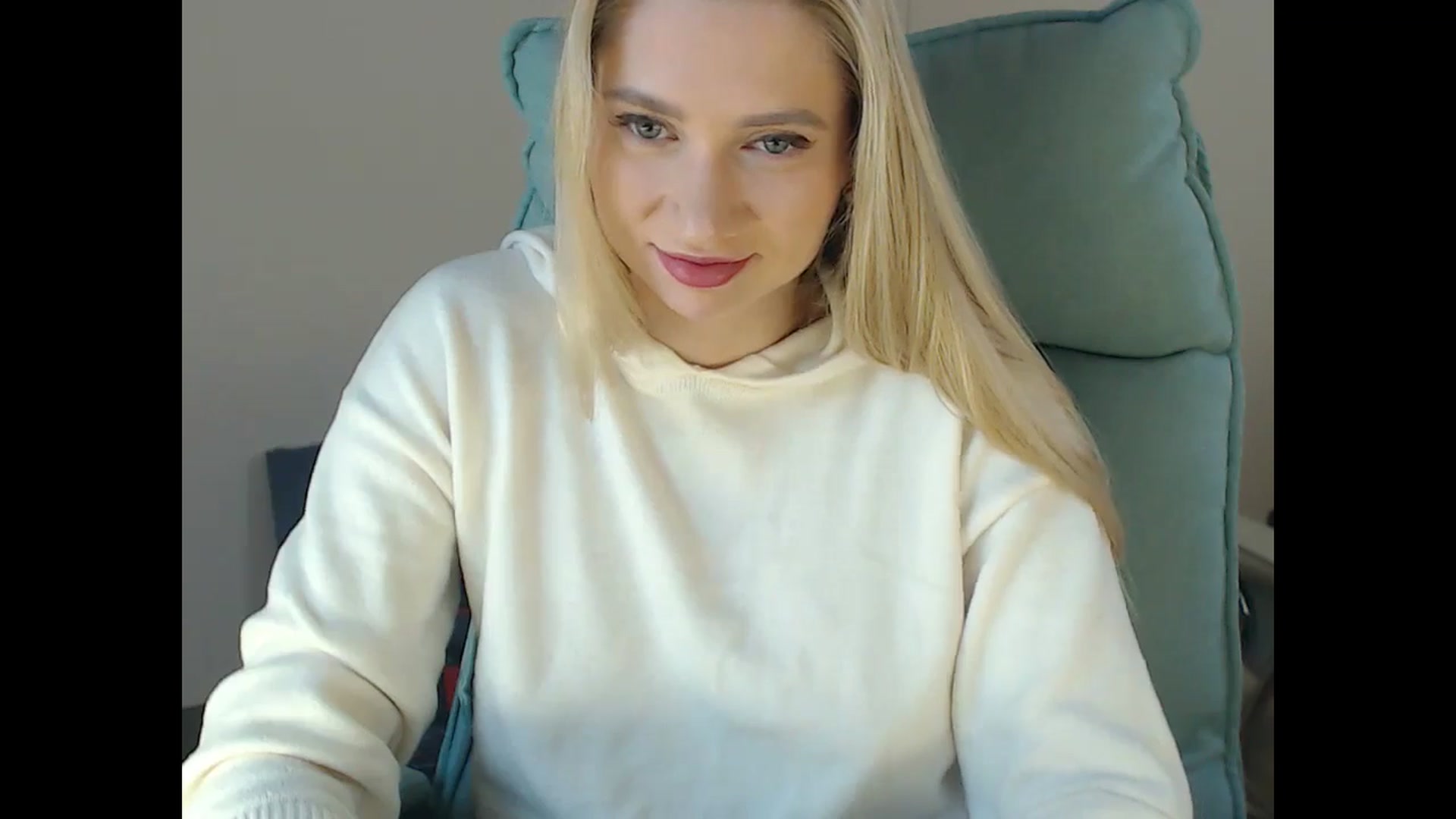 Gallery image thumbnail from Miss_Sylvia's myfreecams stream on, 12/16/2024, 17:37 image 11 of 20