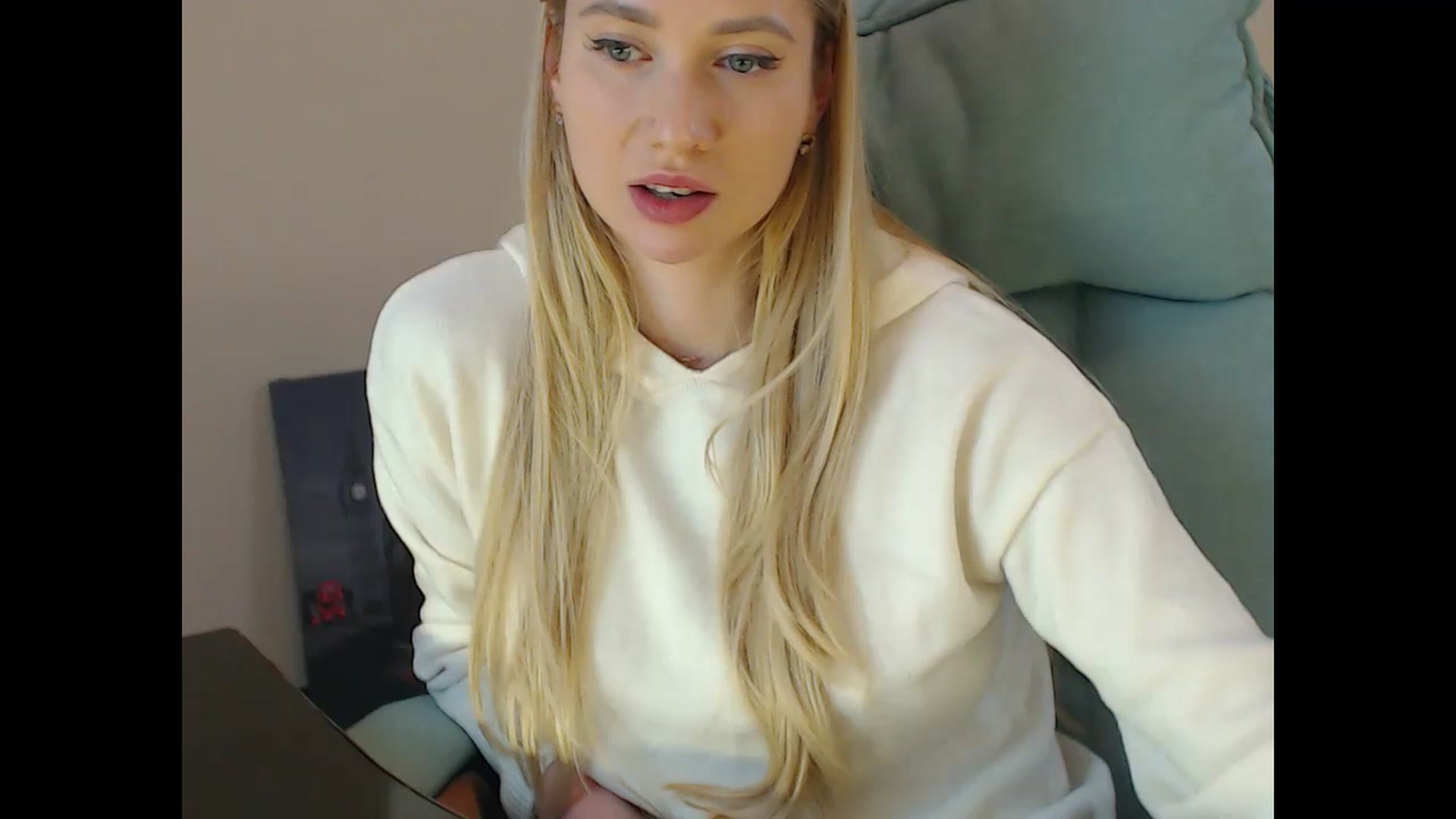 Gallery image thumbnail from Miss_Sylvia's myfreecams stream on, 12/16/2024, 19:42 image 16 of 20