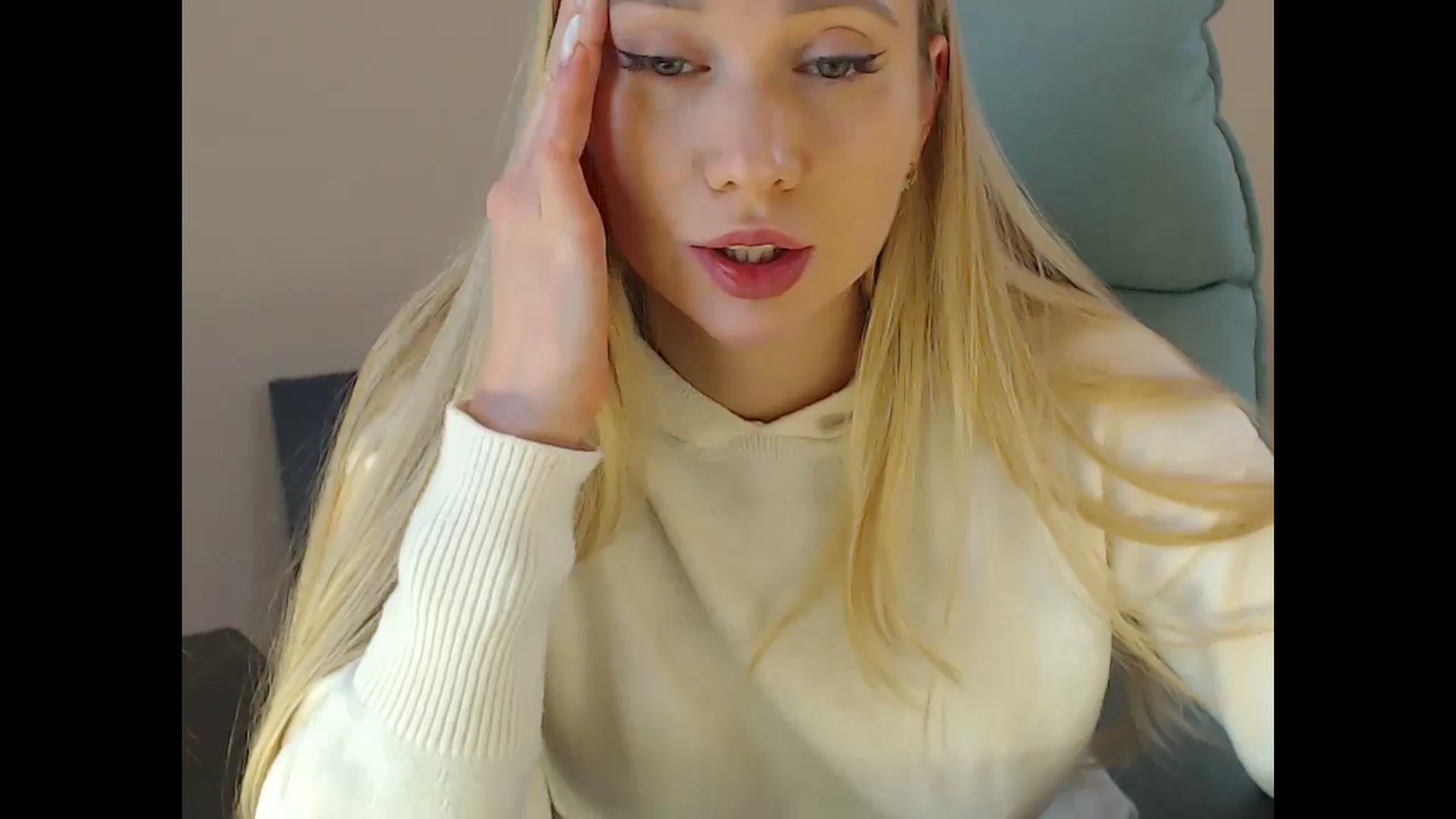 Gallery image thumbnail from Miss_Sylvia's myfreecams stream on, 12/16/2024, 19:42 image 8 of 20