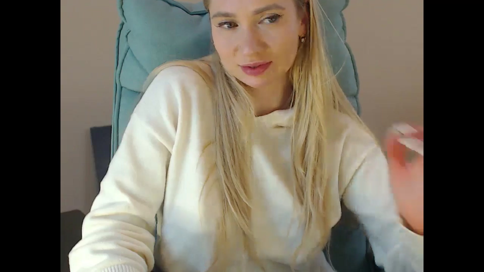 Gallery image thumbnail from Miss_Sylvia's myfreecams stream on, 12/16/2024, 20:36 image 16 of 20