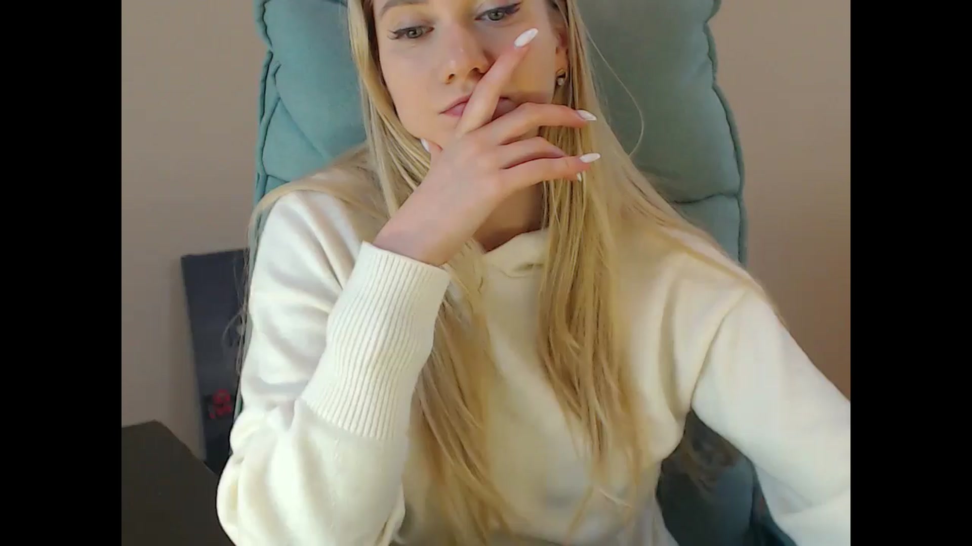 Gallery image thumbnail from Miss_Sylvia's myfreecams stream on, 12/16/2024, 20:36 image 19 of 20