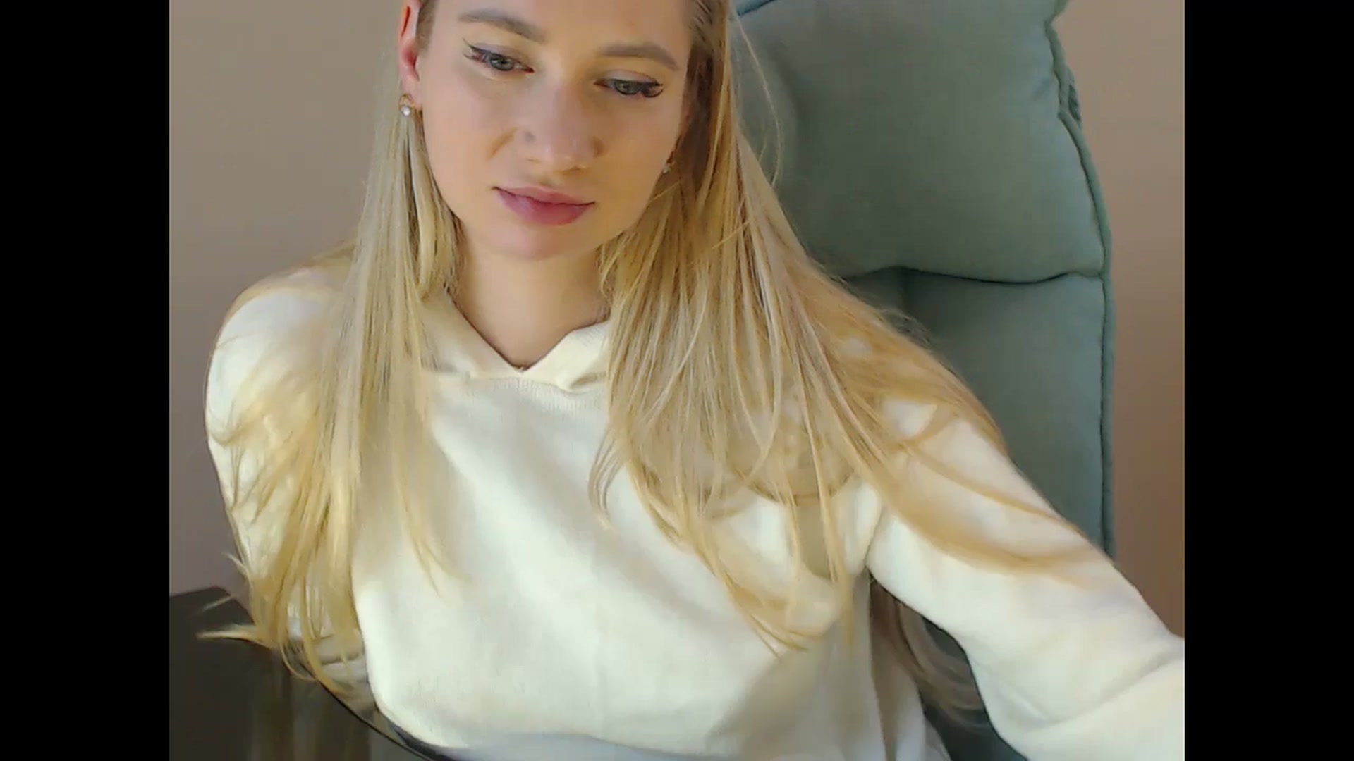 Gallery image thumbnail from Miss_Sylvia's myfreecams stream on, 12/16/2024, 20:36 image 13 of 20