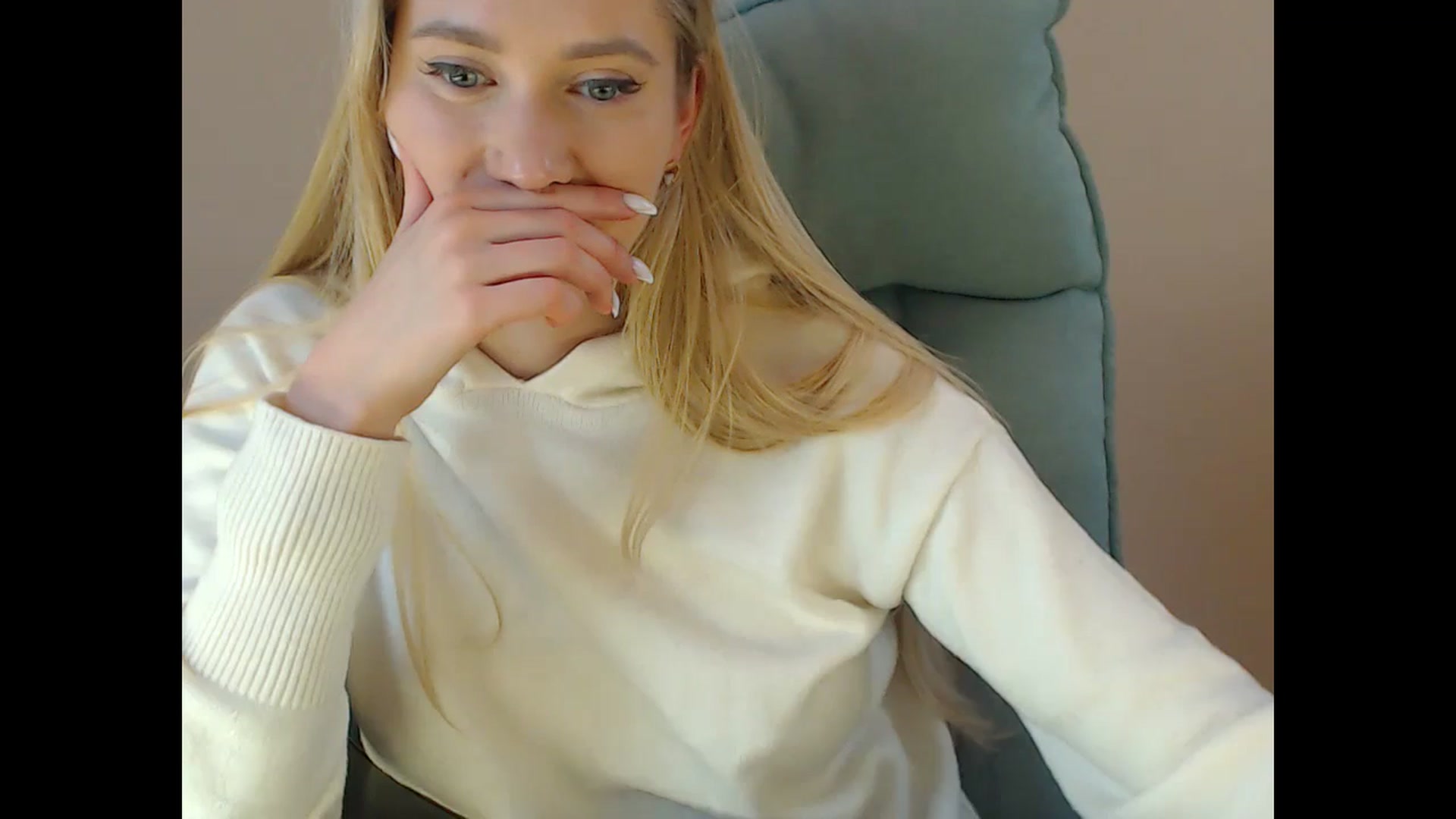 Gallery image thumbnail from Miss_Sylvia's myfreecams stream on, 12/16/2024, 20:36 image 7 of 20