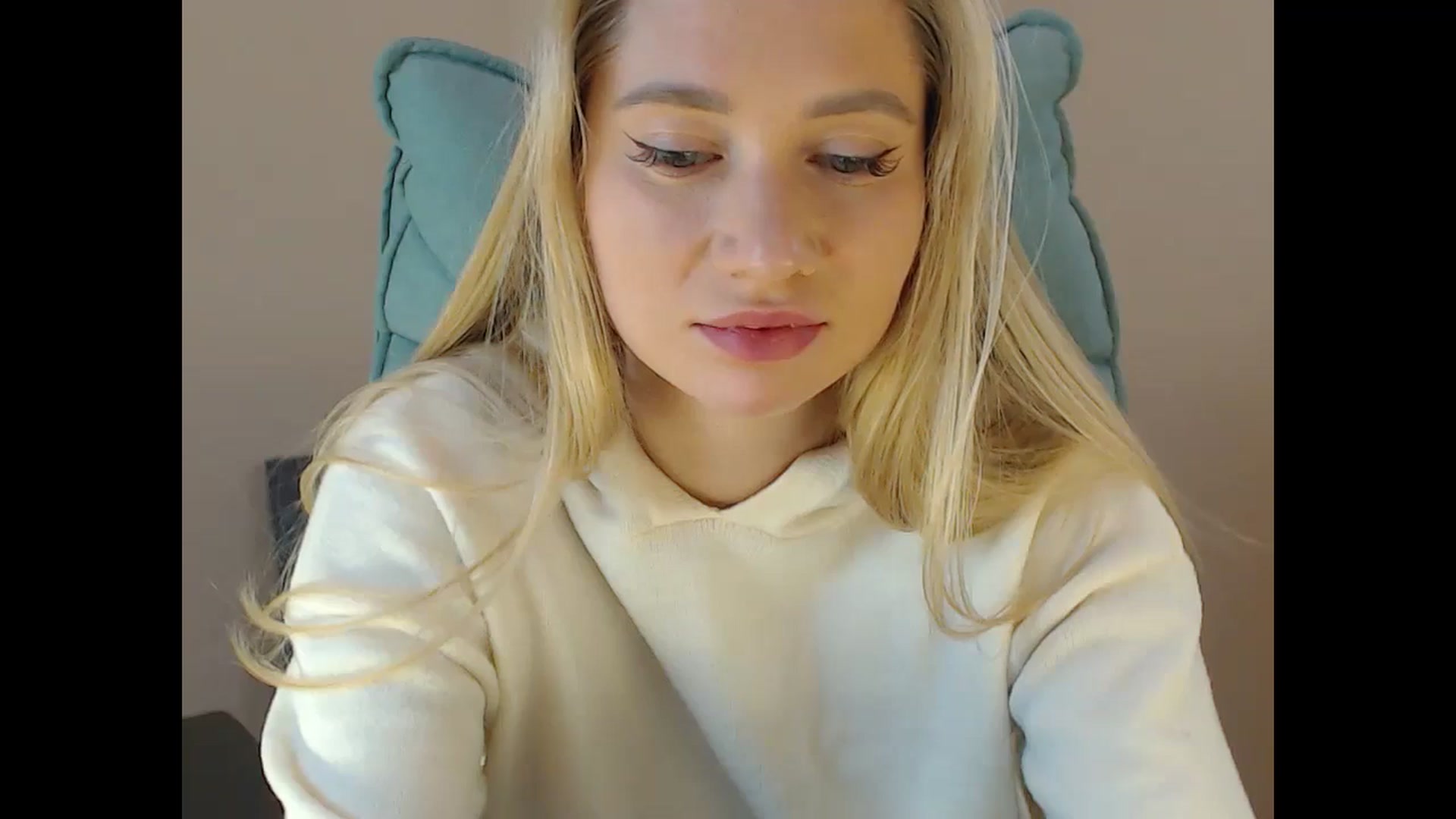 Gallery image thumbnail from Miss_Sylvia's myfreecams stream on, 12/16/2024, 20:36 image 2 of 20