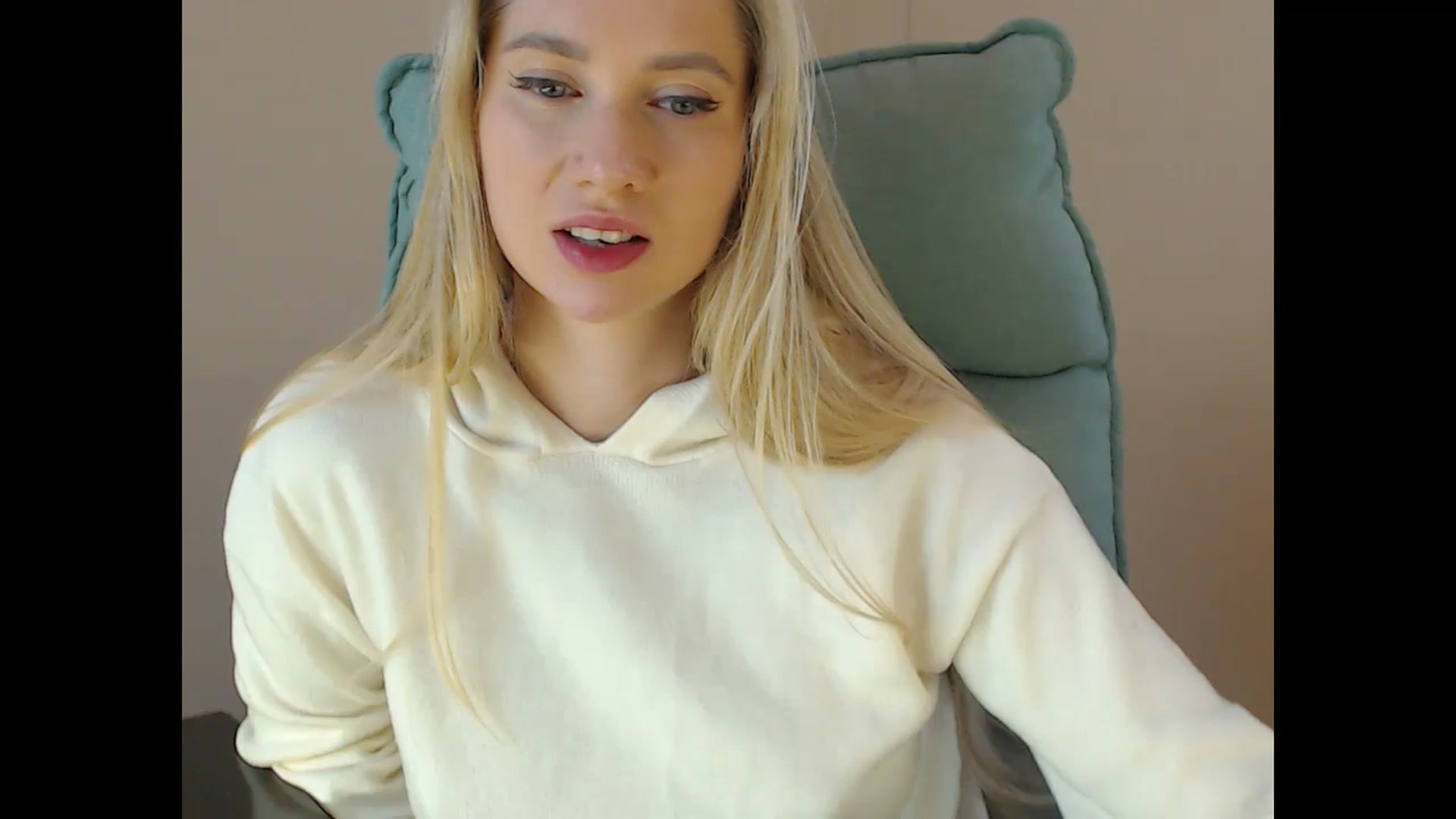 Gallery image thumbnail from Miss_Sylvia's myfreecams stream on, 12/16/2024, 20:36 image 5 of 20