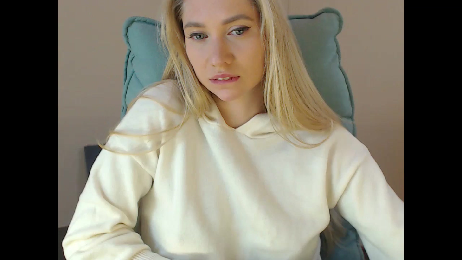 Gallery image thumbnail from Miss_Sylvia's myfreecams stream on, 12/16/2024, 20:36 image 1 of 20