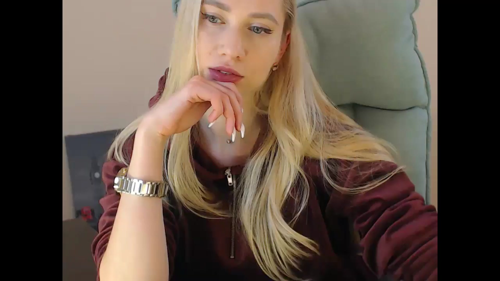 Gallery image thumbnail from Miss_Sylvia's myfreecams stream on, 12/17/2024, 17:29 image 7 of 20