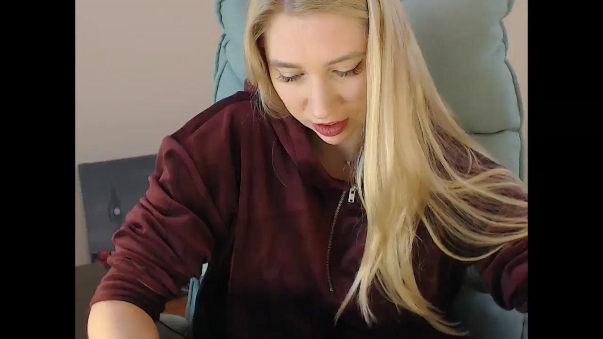 Gallery image thumbnail from Miss_Sylvia's myfreecams stream on, 12/17/2024, 17:29 image 17 of 20
