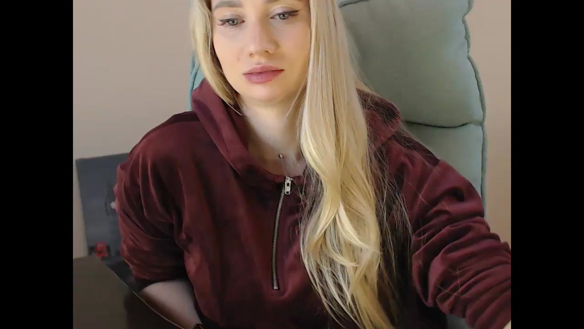 Gallery image thumbnail from Miss_Sylvia's myfreecams stream on, 12/17/2024, 17:29 image 11 of 20