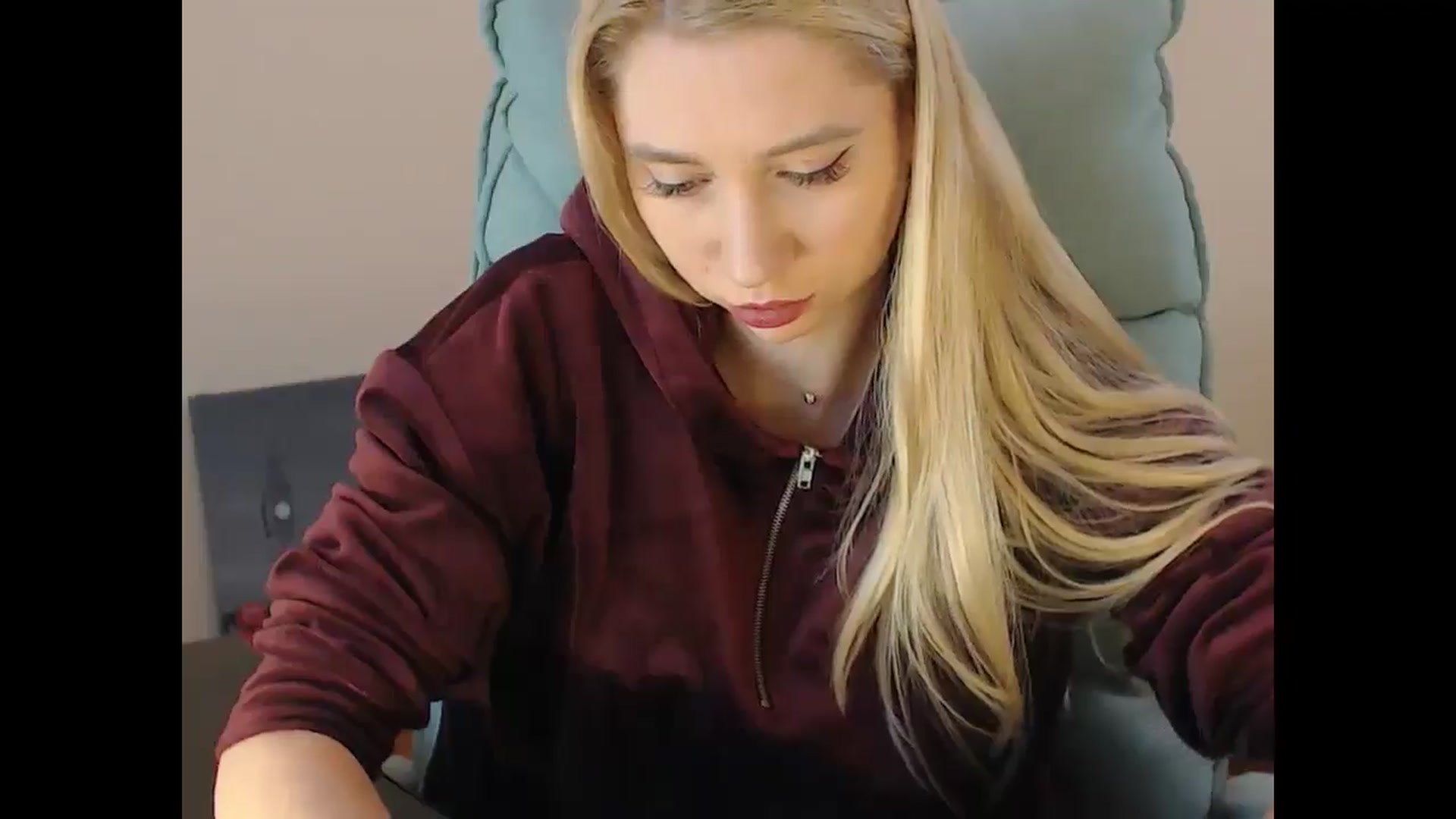 Gallery image thumbnail from Miss_Sylvia's myfreecams stream on, 12/17/2024, 17:29 image 14 of 20