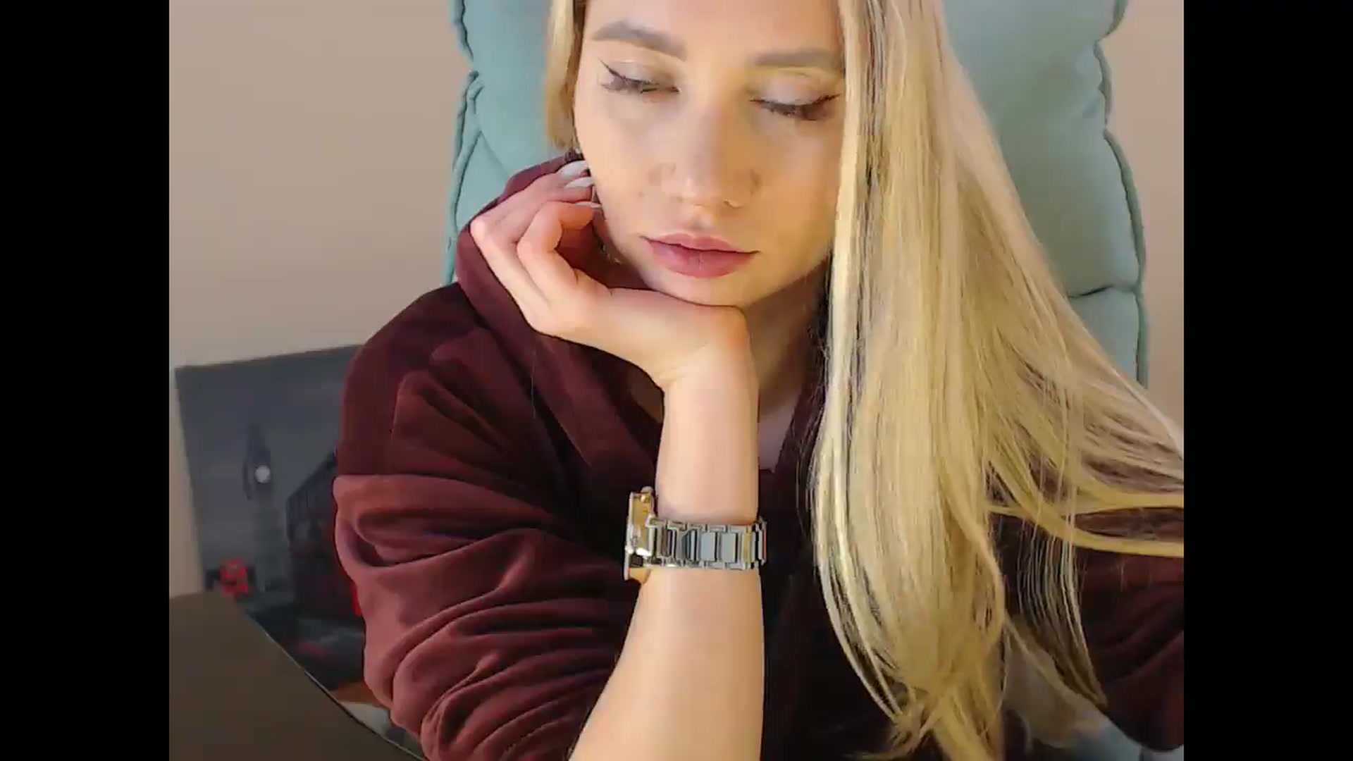 Gallery image thumbnail from Miss_Sylvia's myfreecams stream on, 12/17/2024, 17:29 image 15 of 20