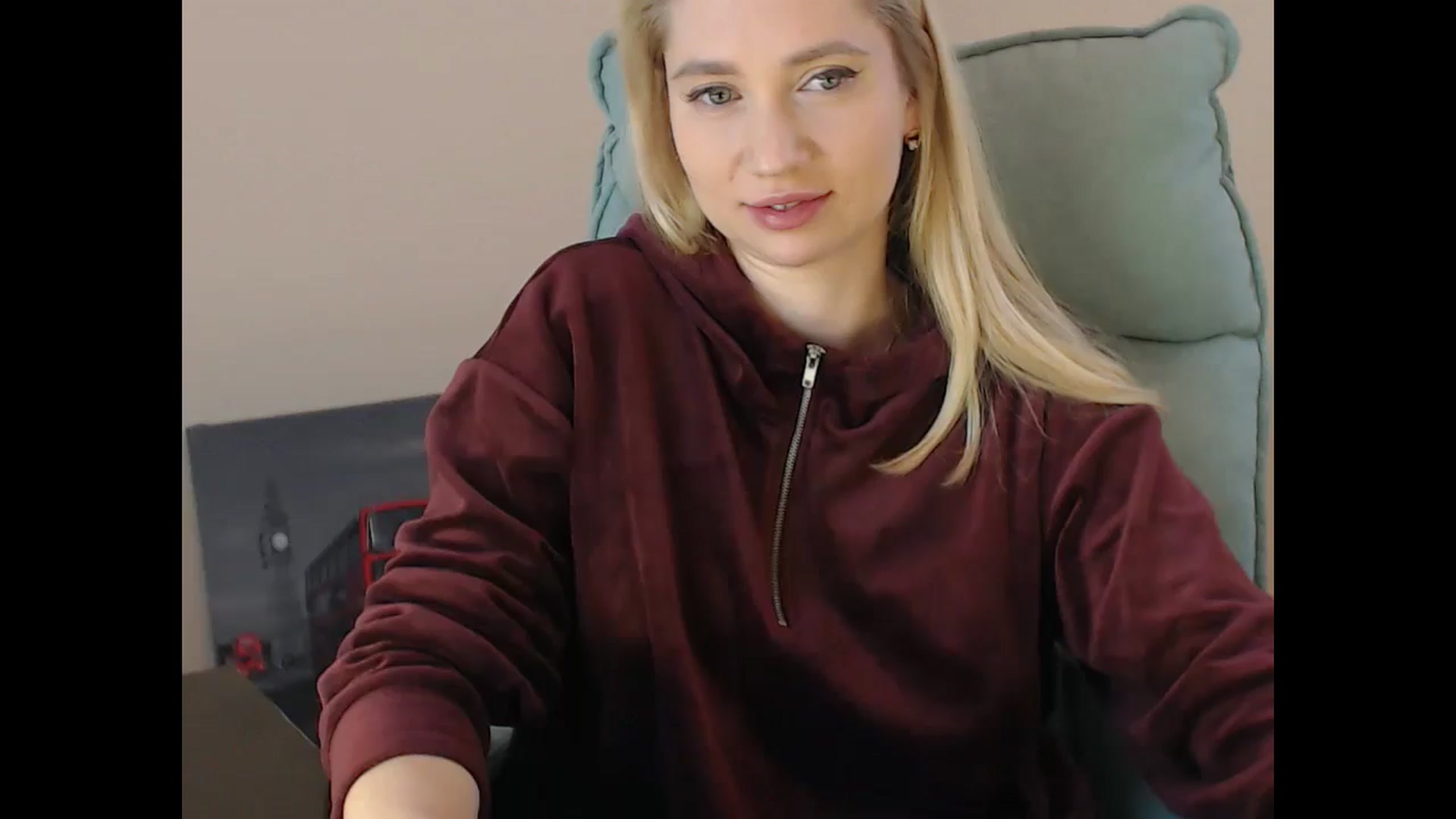 Gallery image thumbnail from Miss_Sylvia's myfreecams stream on, 12/17/2024, 18:36 image 16 of 20