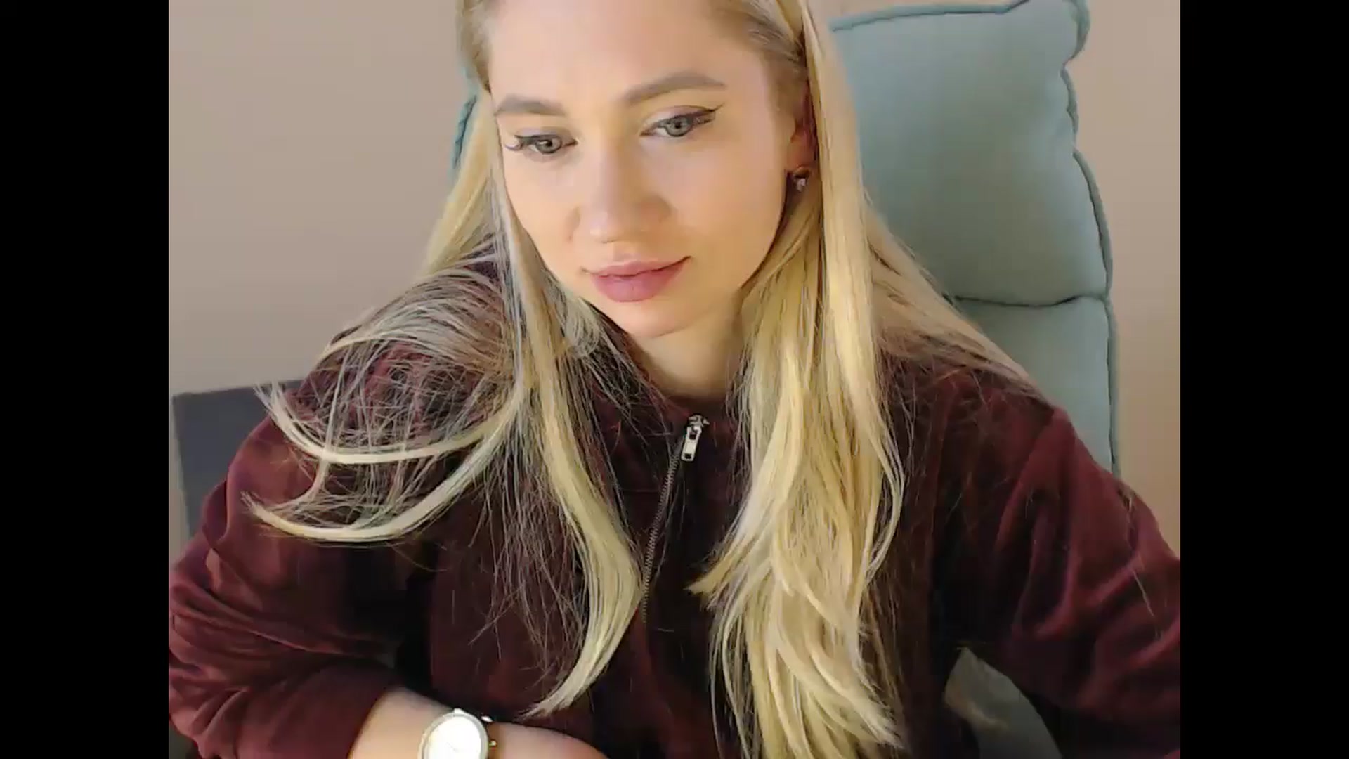 Gallery image thumbnail from Miss_Sylvia's myfreecams stream on, 12/17/2024, 18:36 image 11 of 20