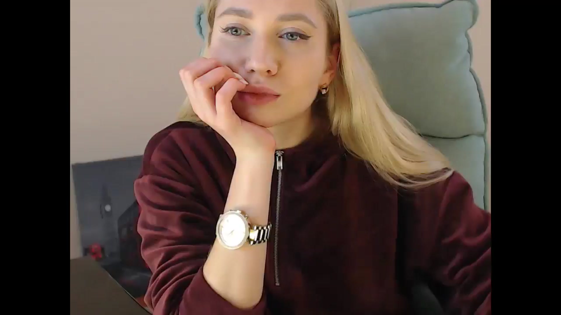 Gallery image thumbnail from Miss_Sylvia's myfreecams stream on, 12/17/2024, 18:36 image 1 of 20