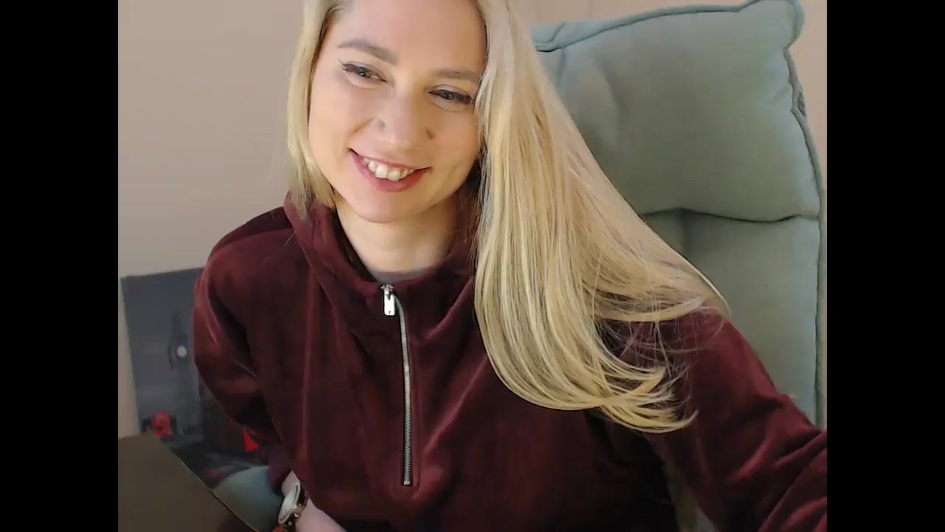 Gallery image thumbnail from Miss_Sylvia's myfreecams stream on, 12/17/2024, 18:36 image 9 of 20