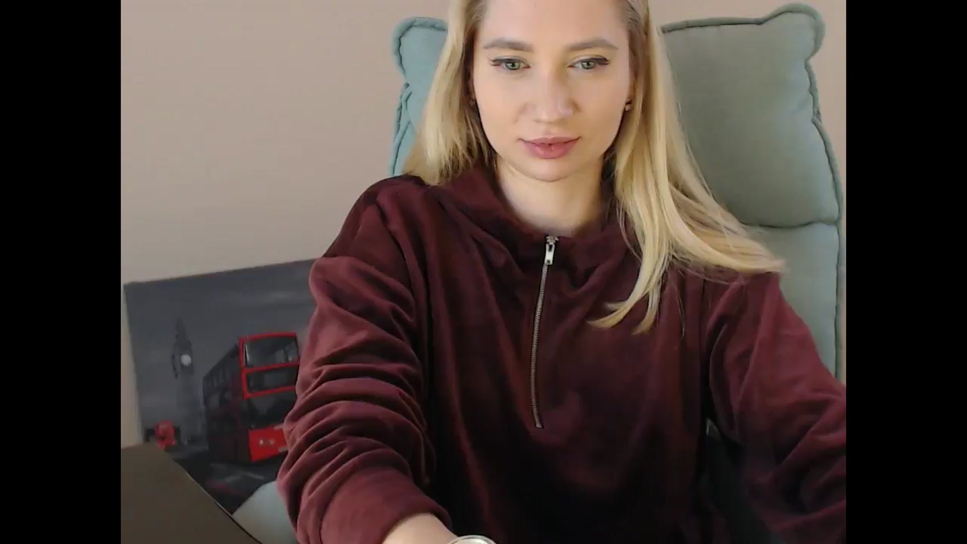 Gallery image thumbnail from Miss_Sylvia's myfreecams stream on, 12/17/2024, 18:36 image 17 of 20