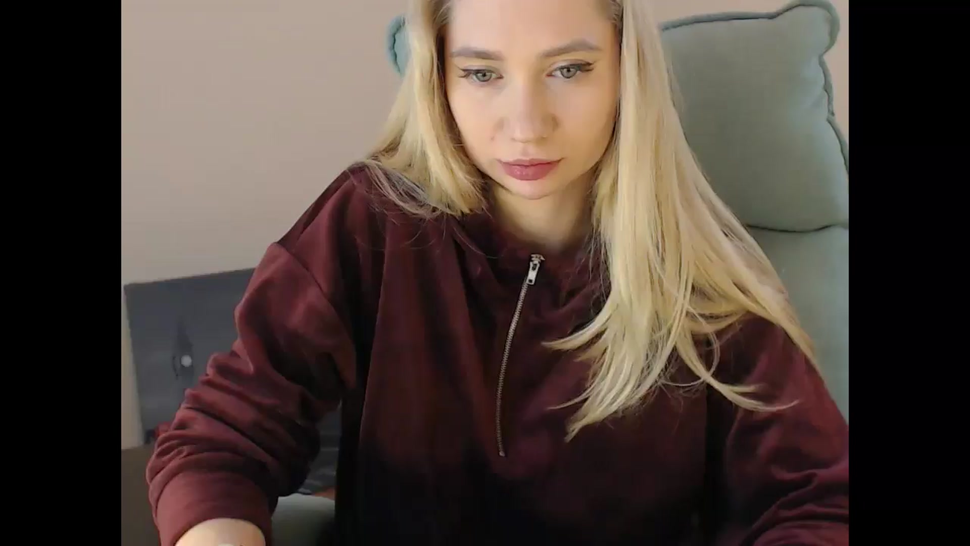 Gallery image thumbnail from Miss_Sylvia's myfreecams stream on, 12/17/2024, 18:36 image 18 of 20