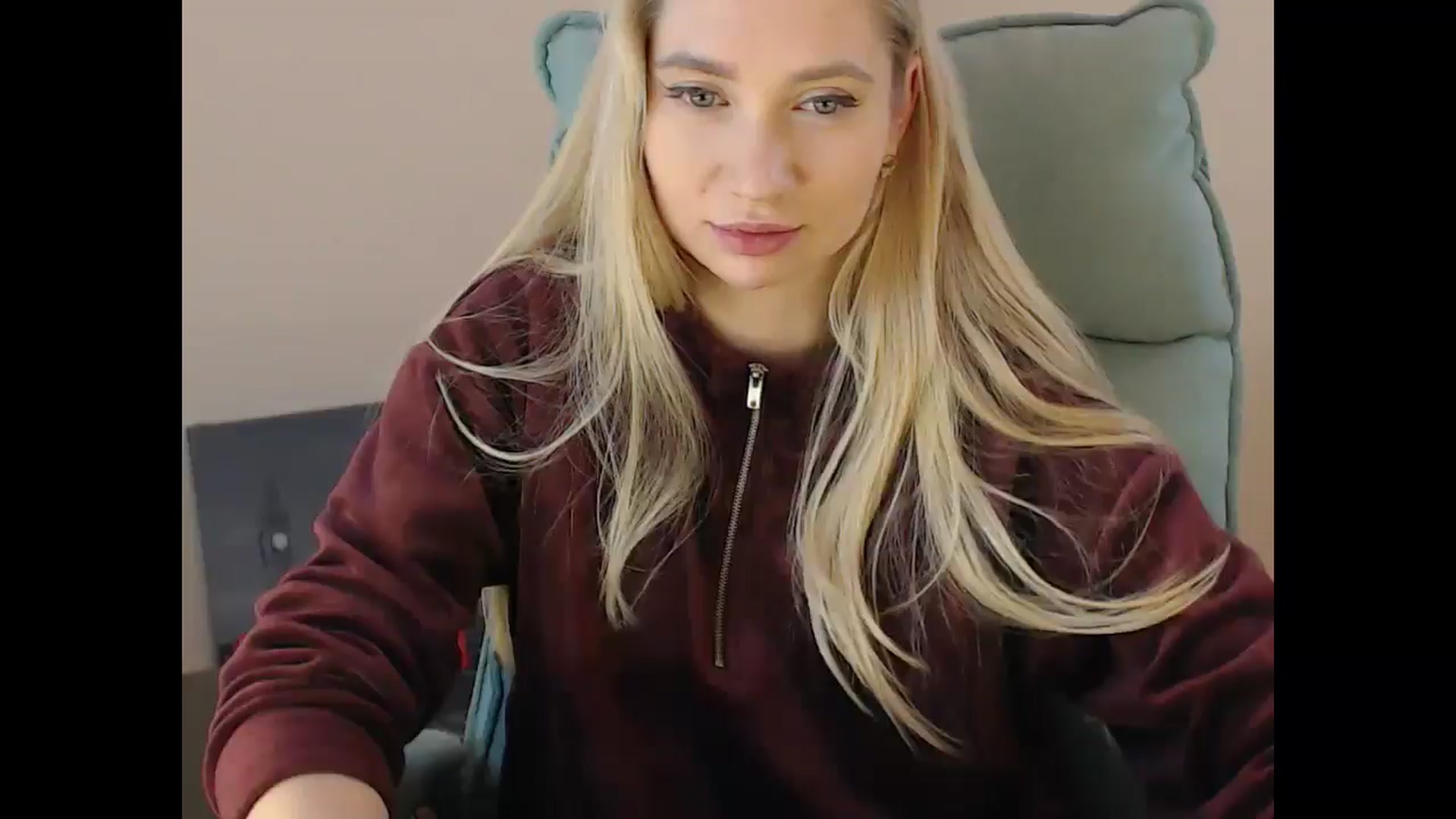 Gallery image thumbnail from Miss_Sylvia's myfreecams stream on, 12/17/2024, 18:36 image 6 of 20