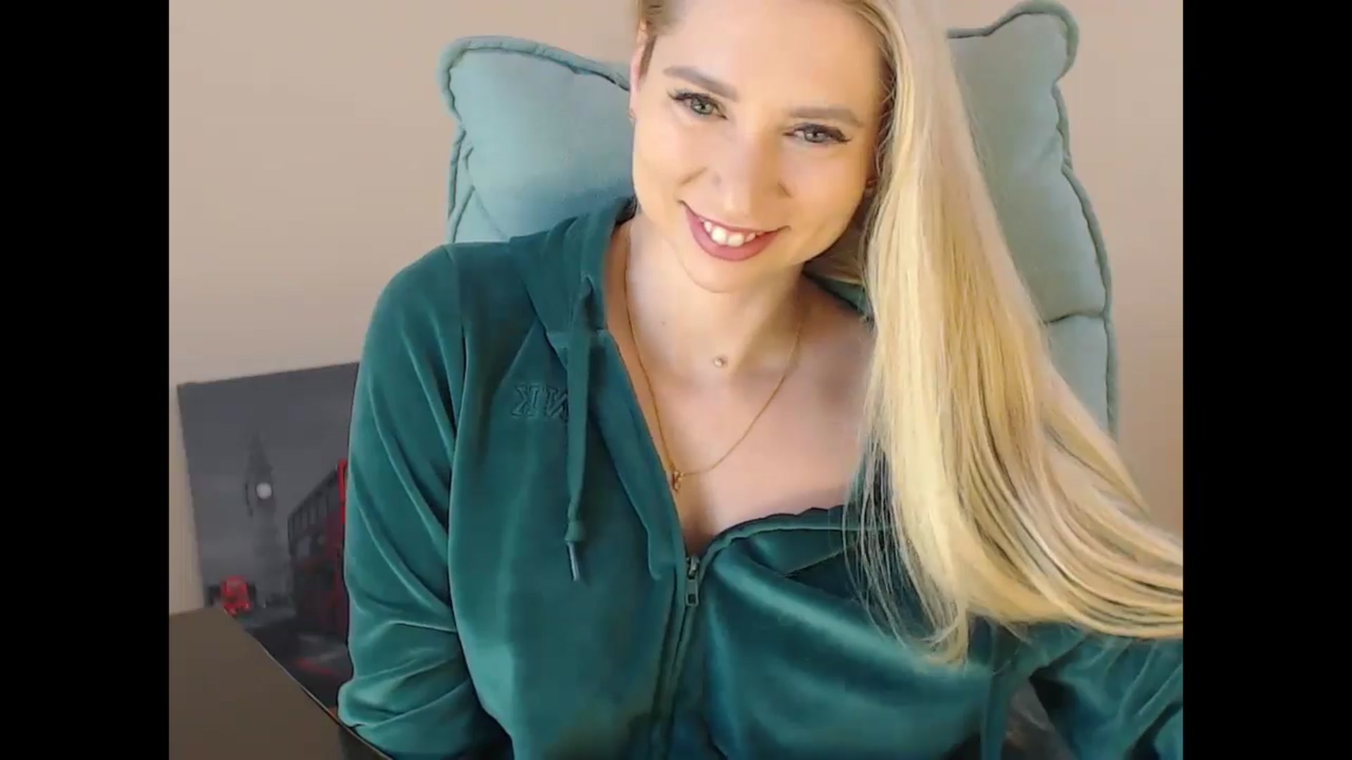 Gallery image thumbnail from Miss_Sylvia's myfreecams stream on, 12/18/2024, 15:48 image 7 of 20