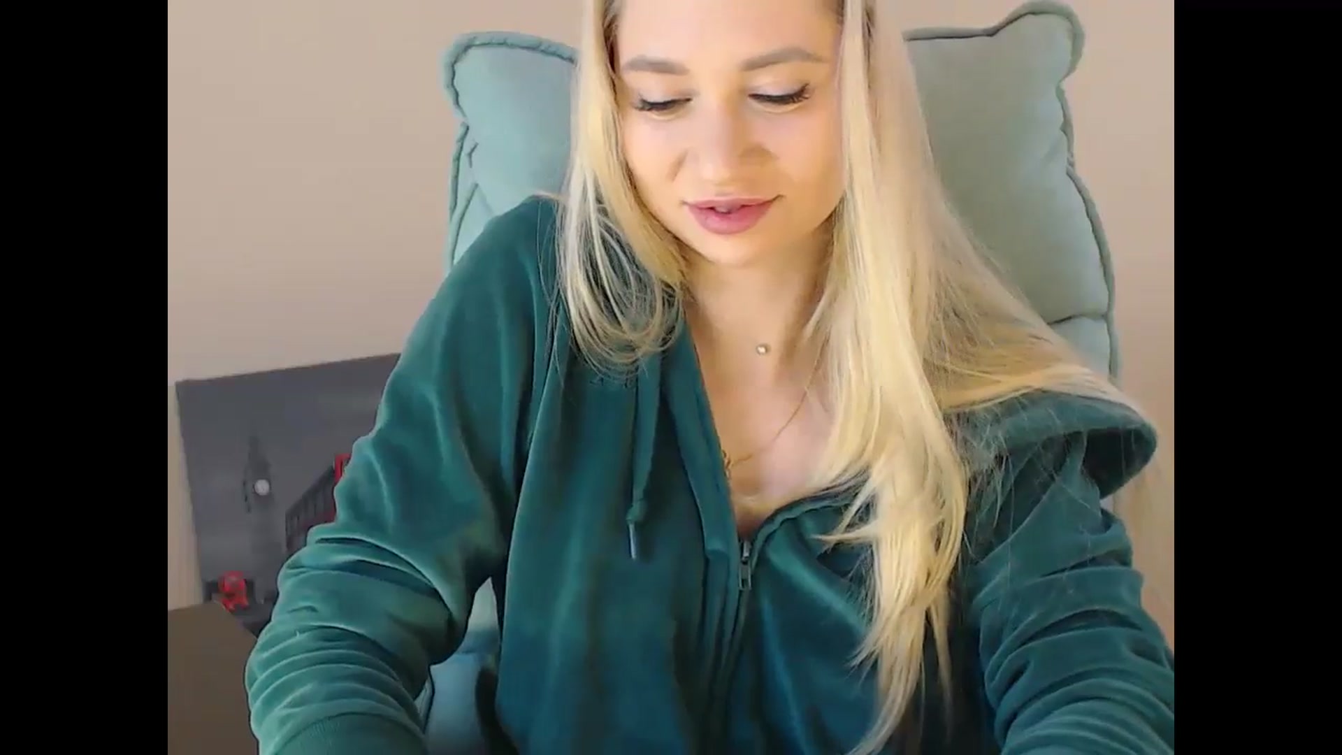 Gallery image thumbnail from Miss_Sylvia's myfreecams stream on, 12/18/2024, 15:48 image 5 of 20