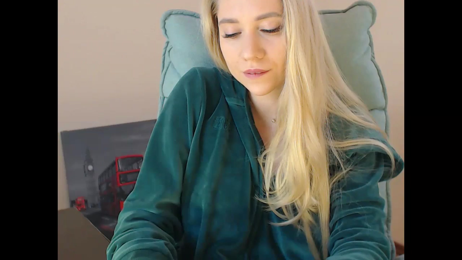 Gallery image thumbnail from Miss_Sylvia's myfreecams stream on, 12/18/2024, 15:48 image 12 of 20