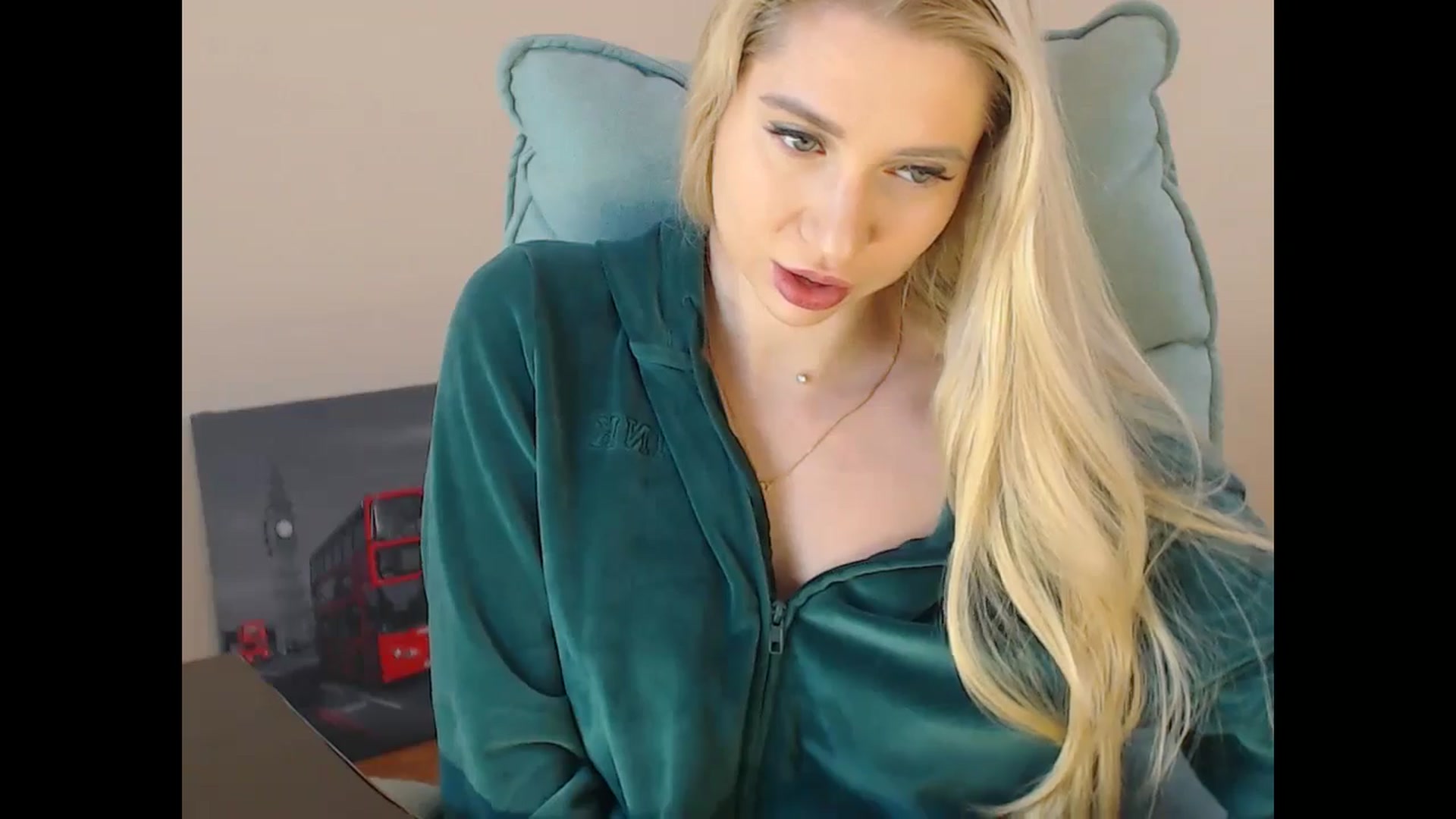 Gallery image thumbnail from Miss_Sylvia's myfreecams stream on, 12/18/2024, 15:48 image 13 of 20