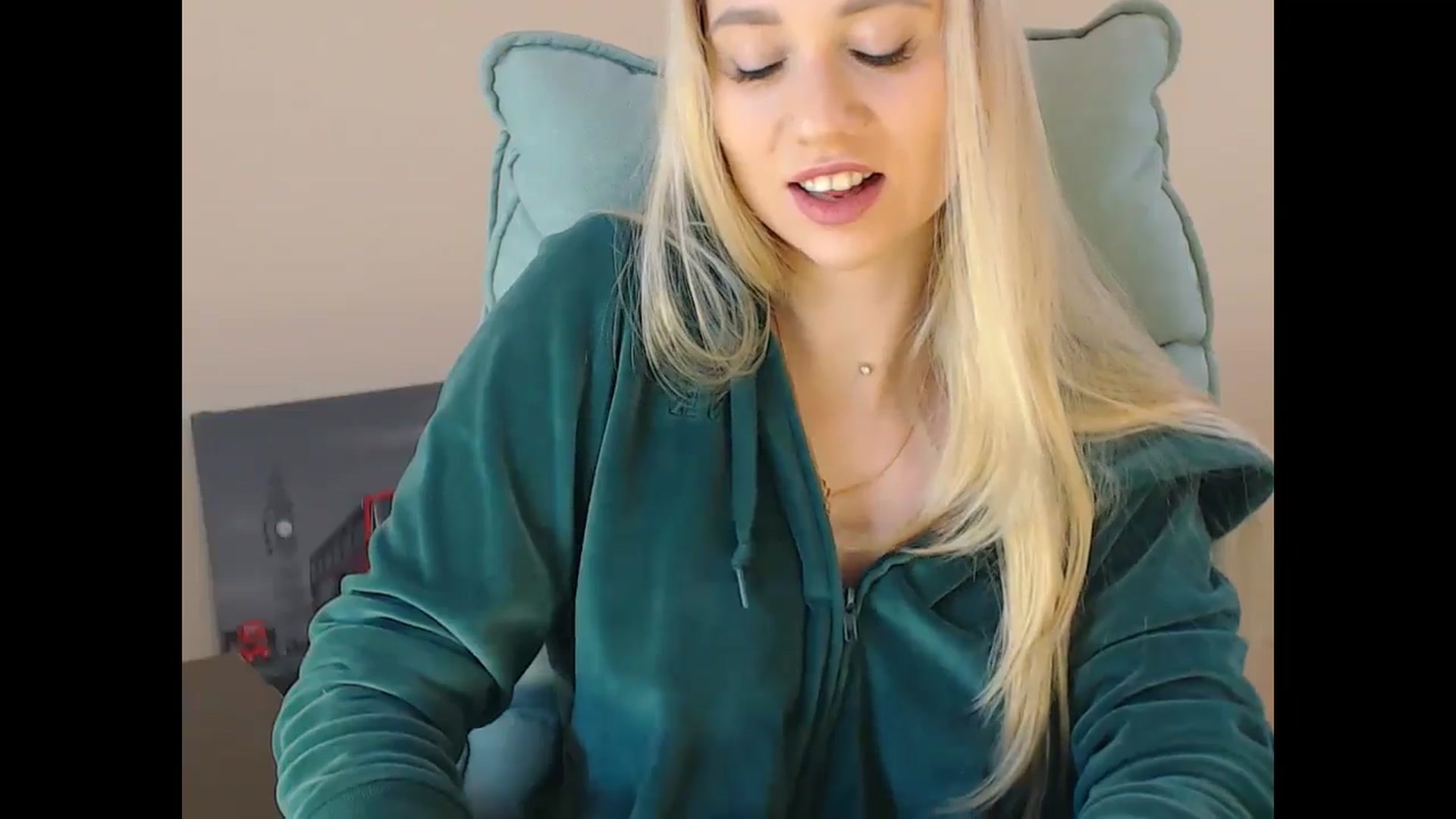 Gallery image thumbnail from Miss_Sylvia's myfreecams stream on, 12/18/2024, 15:48 image 6 of 20