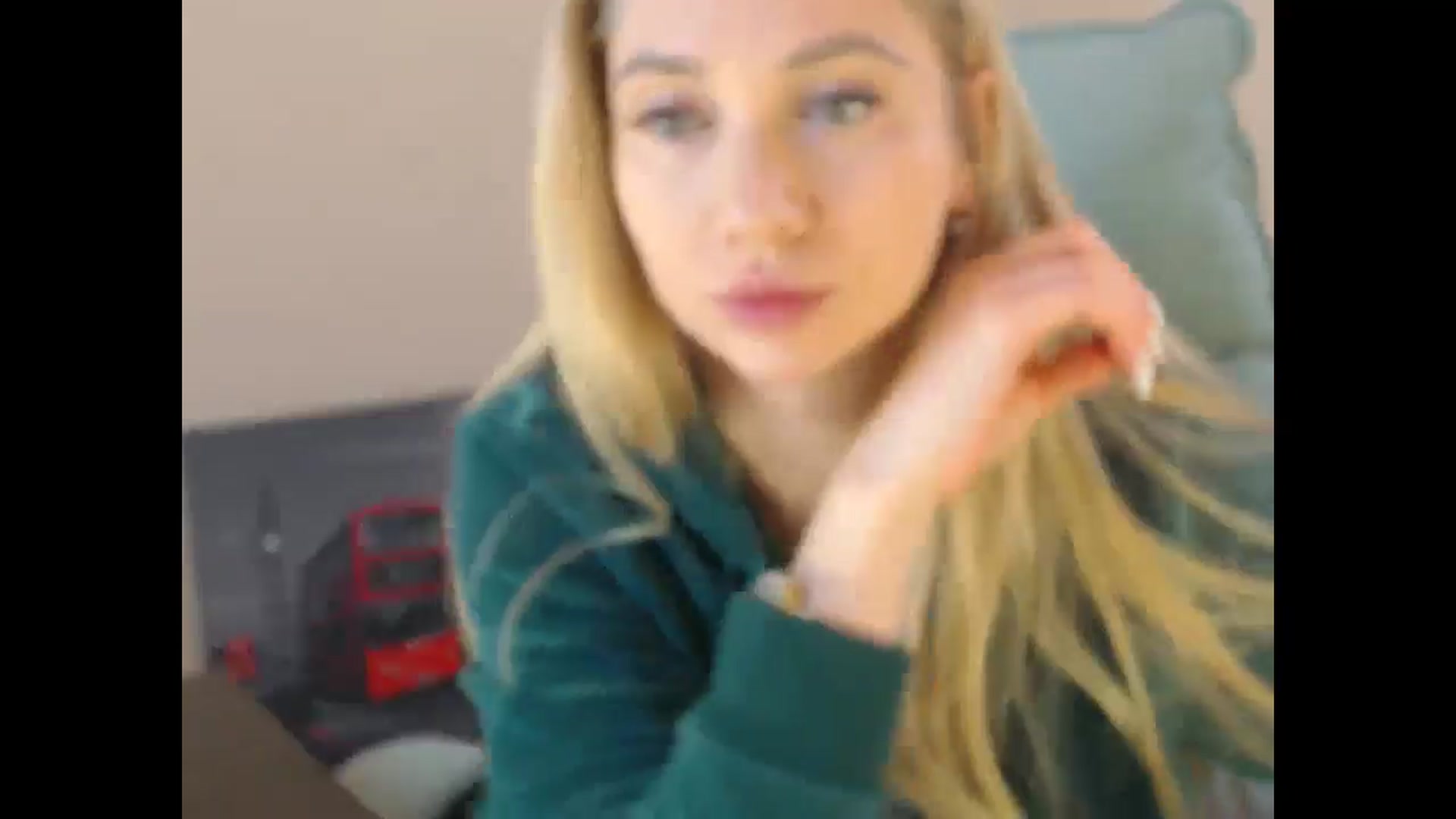 Gallery image thumbnail from Miss_Sylvia's myfreecams stream on, 12/18/2024, 20:21 image 13 of 20