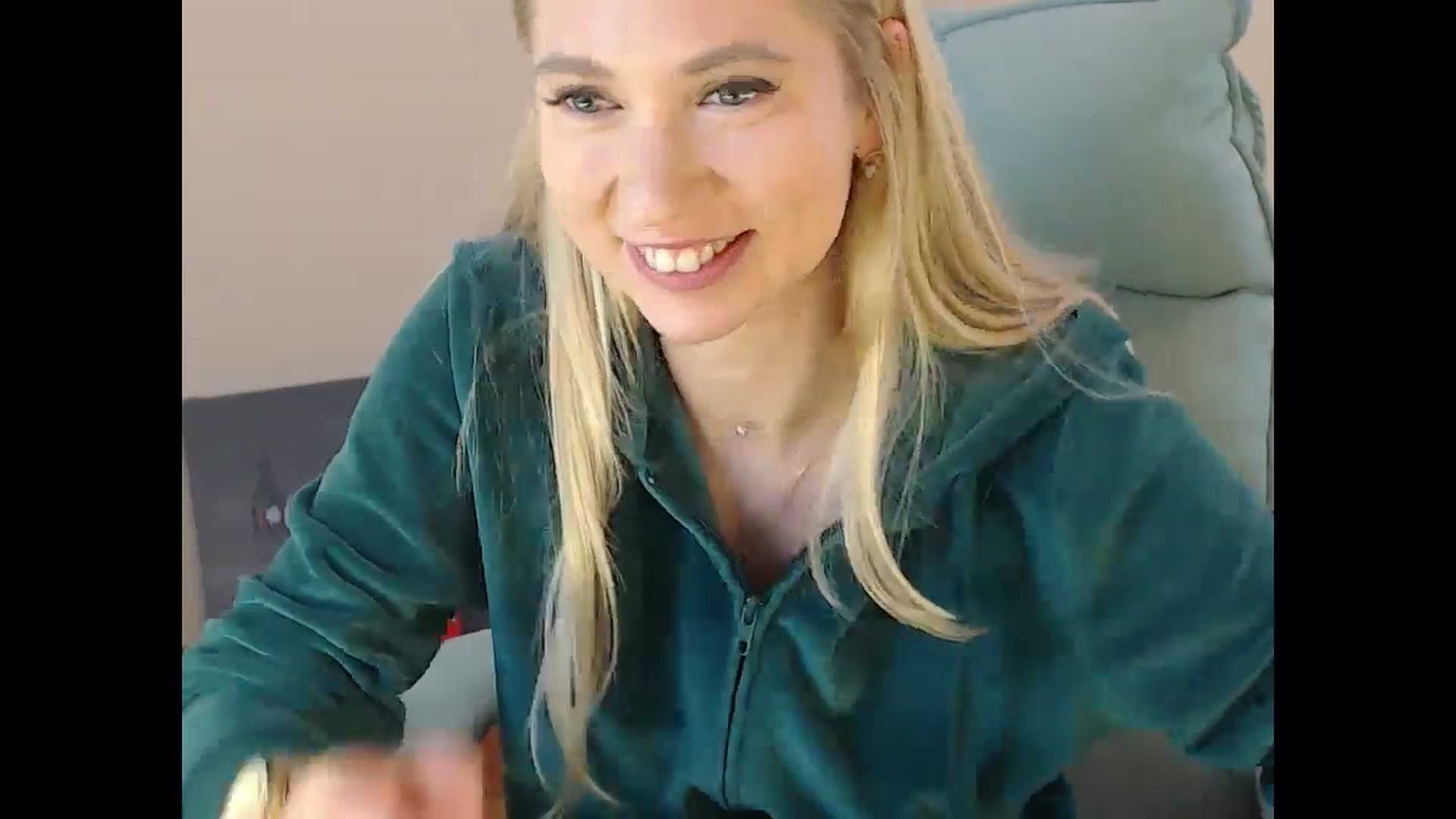 Gallery image thumbnail from Miss_Sylvia's myfreecams stream on, 12/18/2024, 20:21 image 8 of 20