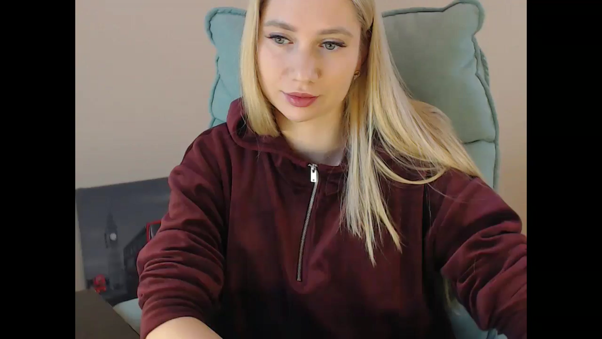 Gallery image thumbnail from Miss_Sylvia's myfreecams stream on, 12/19/2024, 20:14 image 2 of 20