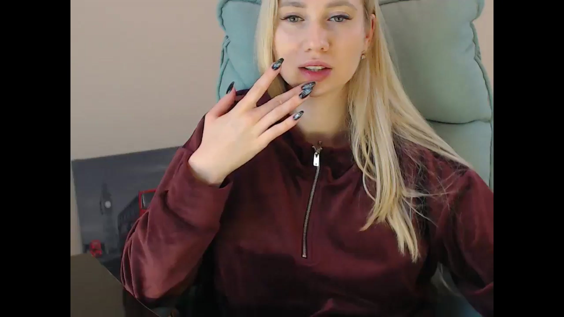 Gallery image thumbnail from Miss_Sylvia's myfreecams stream on, 12/19/2024, 21:12 image 11 of 20