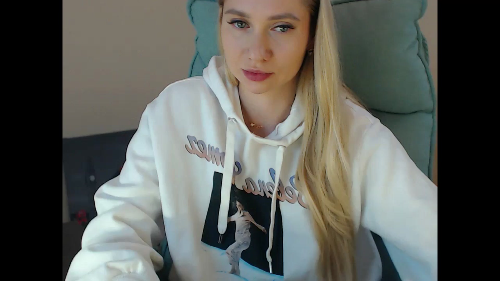 Gallery image thumbnail from Miss_Sylvia's myfreecams stream on, 12/20/2024, 19:39 image 8 of 20