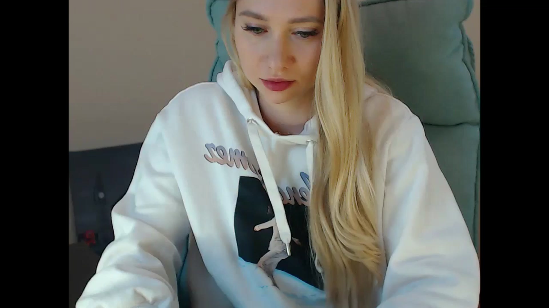 Gallery image thumbnail from Miss_Sylvia's myfreecams stream on, 12/20/2024, 19:39 image 7 of 20