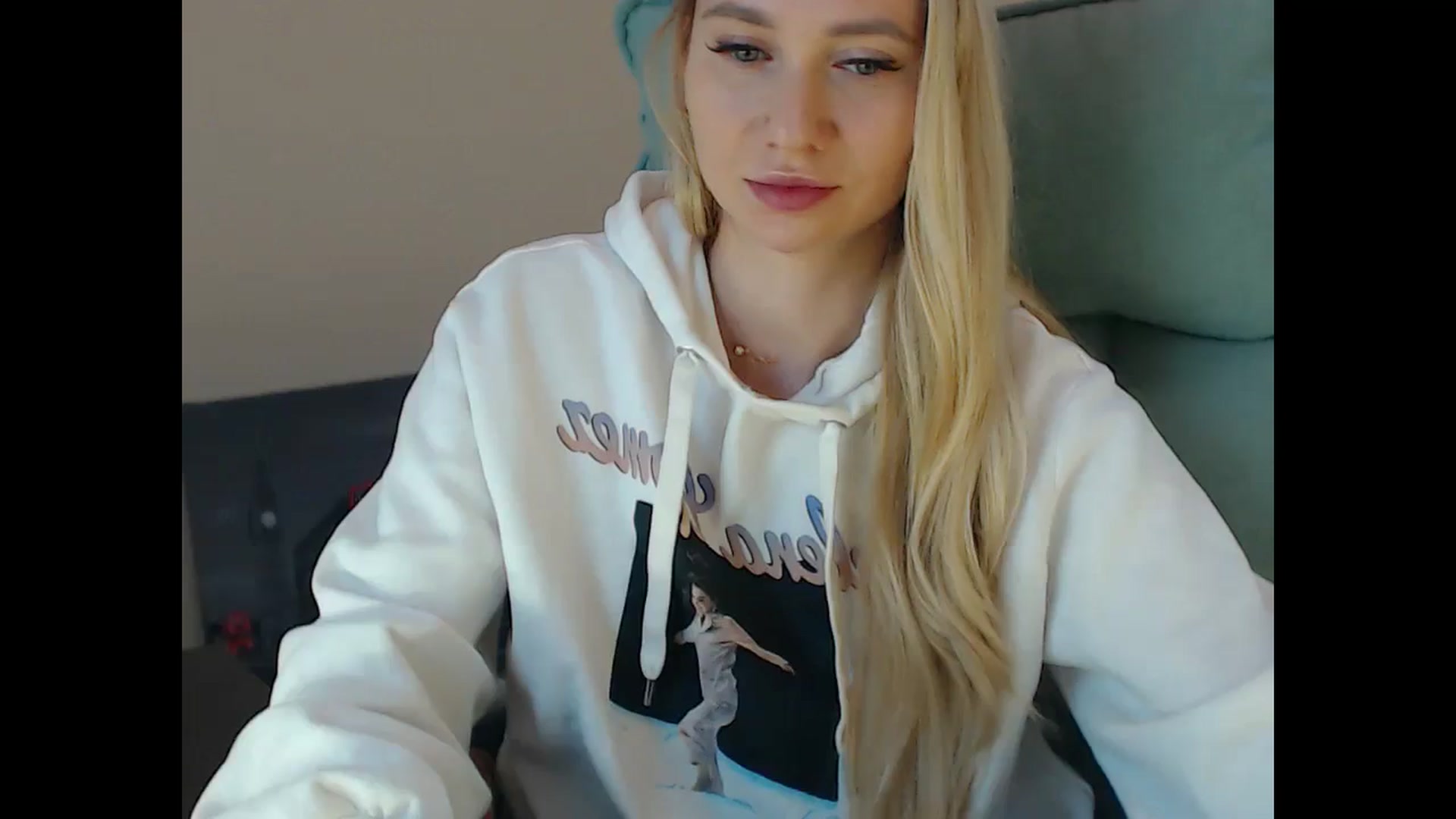 Gallery image thumbnail from Miss_Sylvia's myfreecams stream on, 12/20/2024, 19:39 image 6 of 20