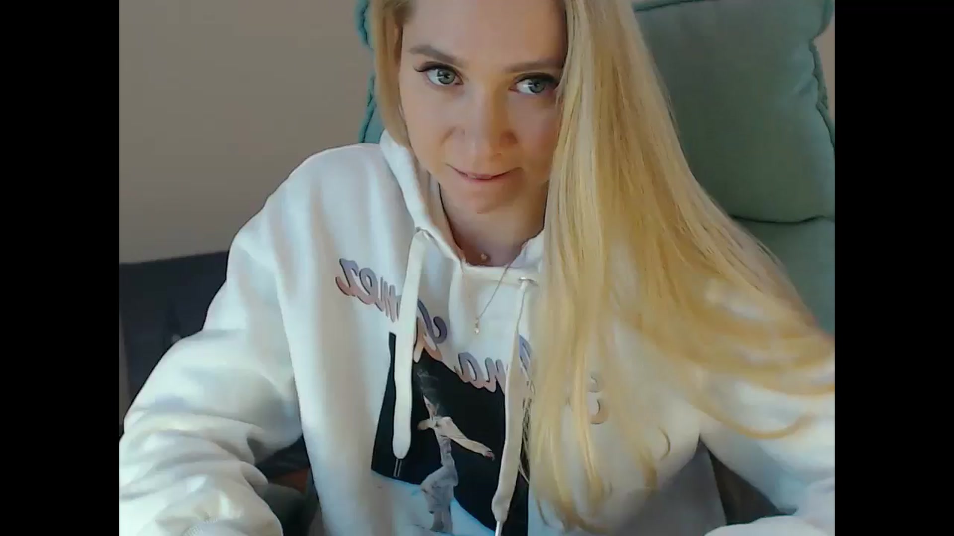 Gallery image thumbnail from Miss_Sylvia's myfreecams stream on, 12/20/2024, 19:39 image 20 of 20