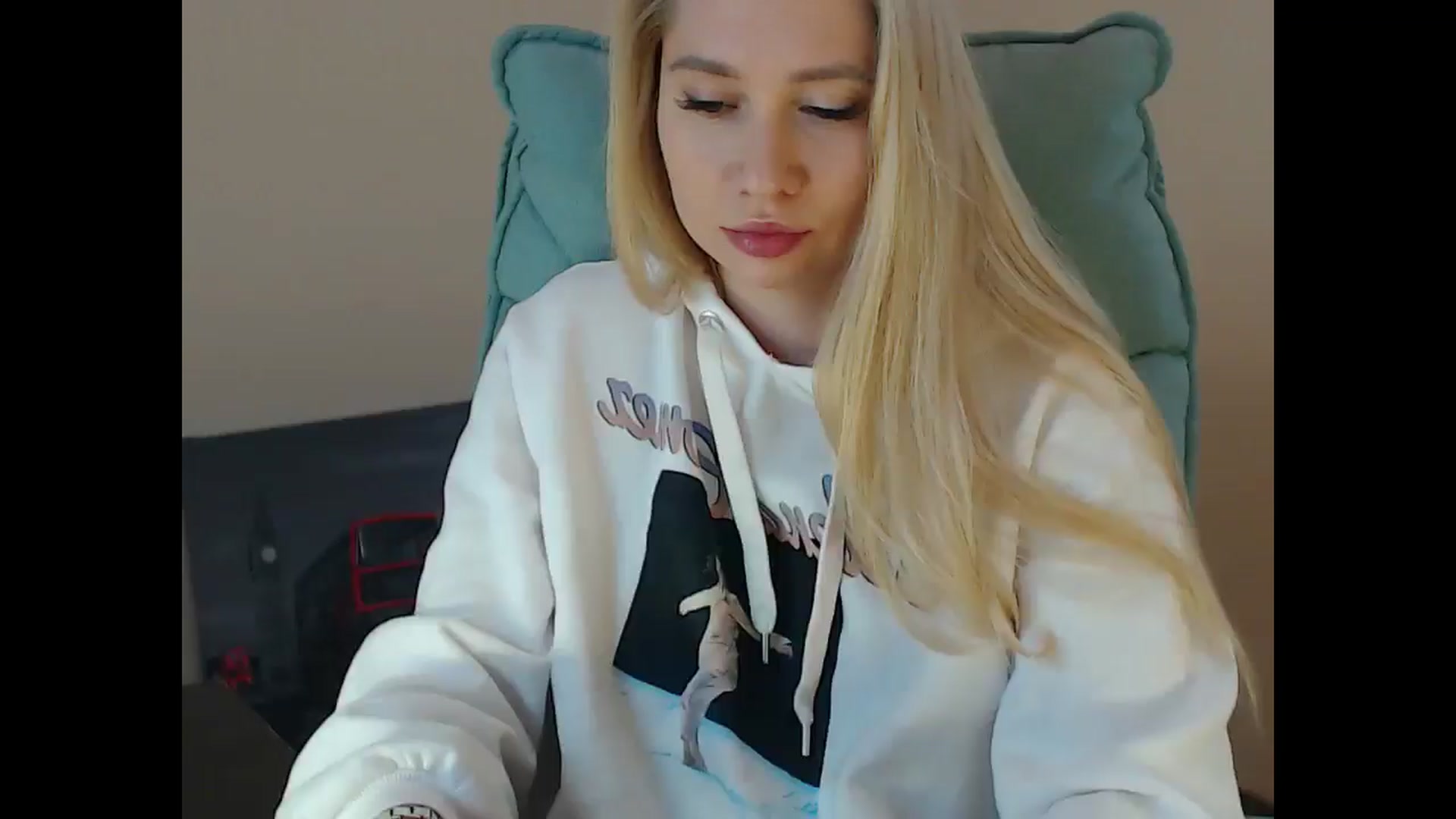 Gallery image thumbnail from Miss_Sylvia's myfreecams stream on, 12/20/2024, 19:39 image 1 of 20