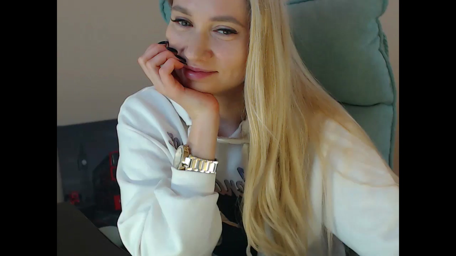 Gallery image thumbnail from Miss_Sylvia's myfreecams stream on, 12/20/2024, 19:39 image 11 of 20