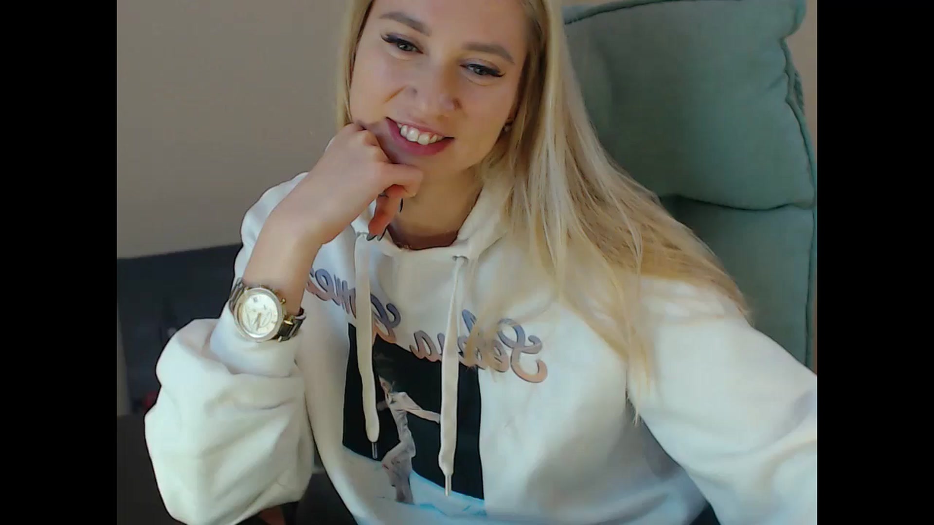 Gallery image thumbnail from Miss_Sylvia's myfreecams stream on, 12/20/2024, 19:39 image 13 of 20