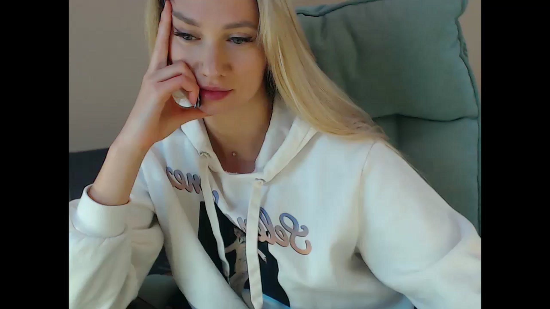 Gallery image thumbnail from Miss_Sylvia's myfreecams stream on, 12/20/2024, 20:26 image 6 of 20
