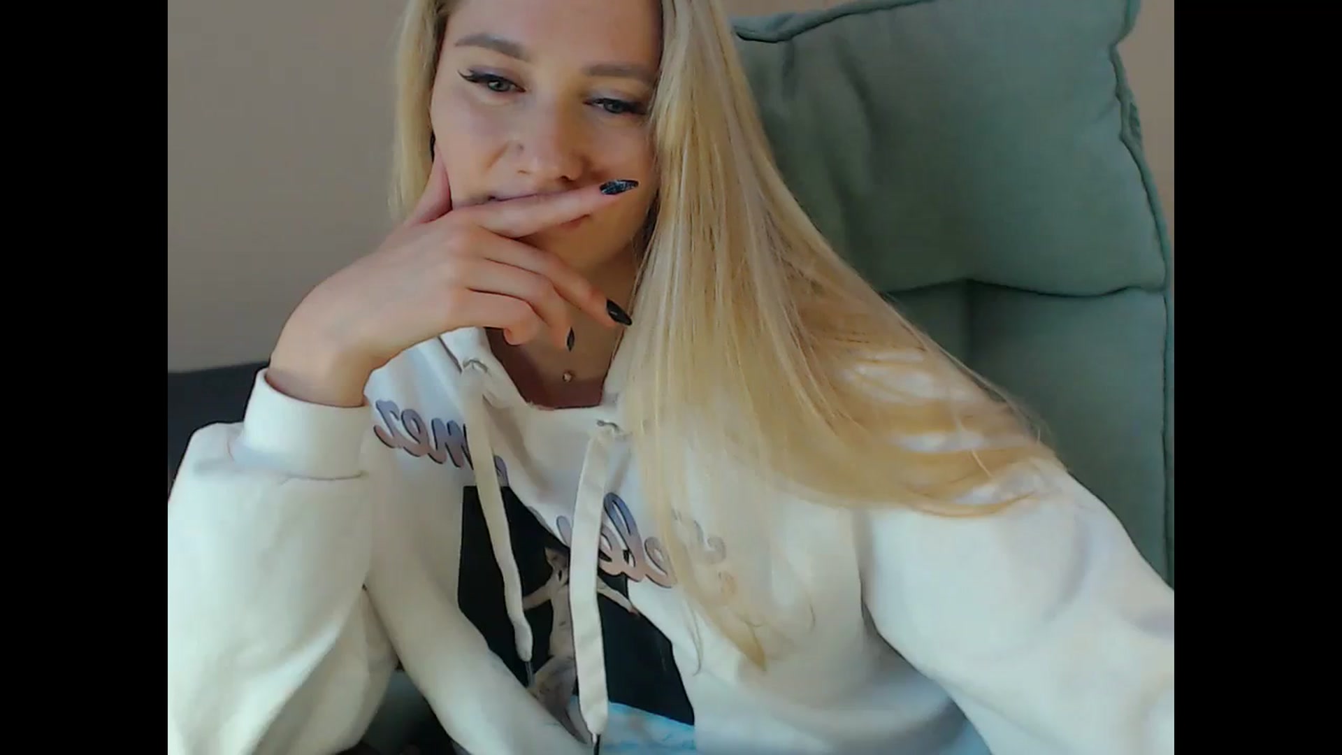 Gallery image thumbnail from Miss_Sylvia's myfreecams stream on, 12/20/2024, 20:26 image 13 of 20