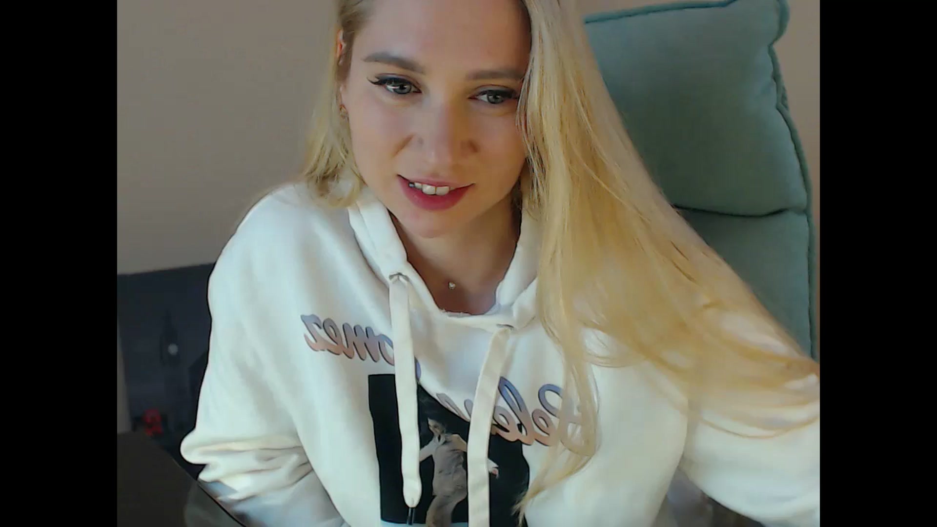 Gallery image thumbnail from Miss_Sylvia's myfreecams stream on, 12/20/2024, 20:26 image 1 of 20