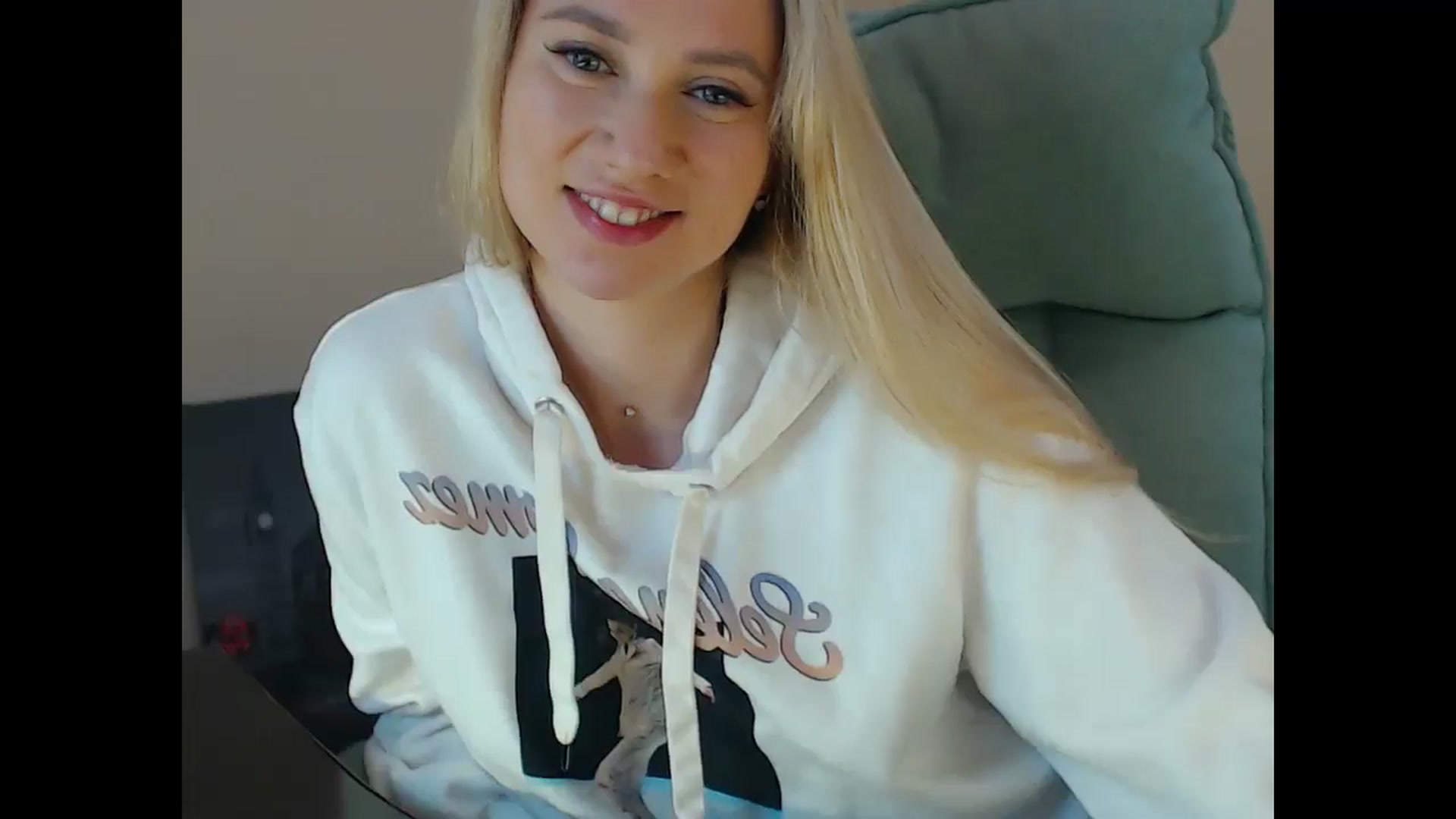 Gallery image thumbnail from Miss_Sylvia's myfreecams stream on, 12/20/2024, 20:26 image 10 of 20