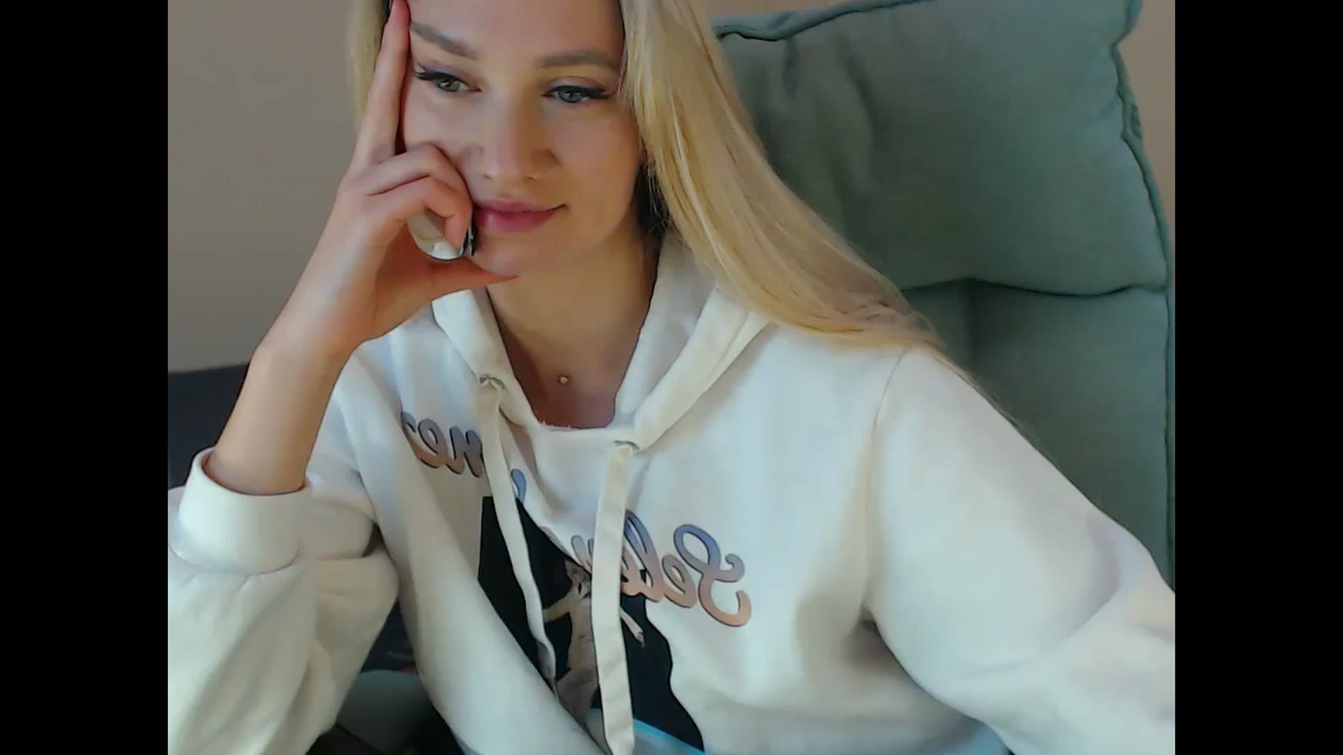 Gallery image thumbnail from Miss_Sylvia's myfreecams stream on, 12/20/2024, 20:26 image 7 of 20