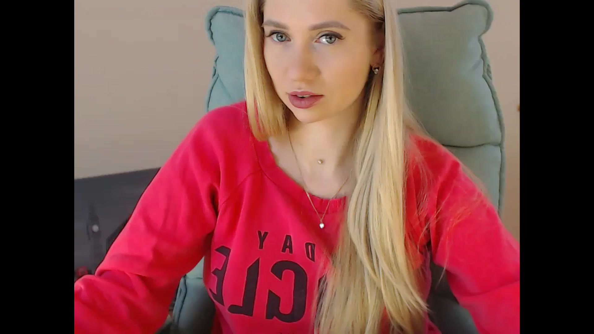 Gallery image thumbnail from Miss_Sylvia's myfreecams stream on, 12/24/2024, 15:38 image 19 of 20