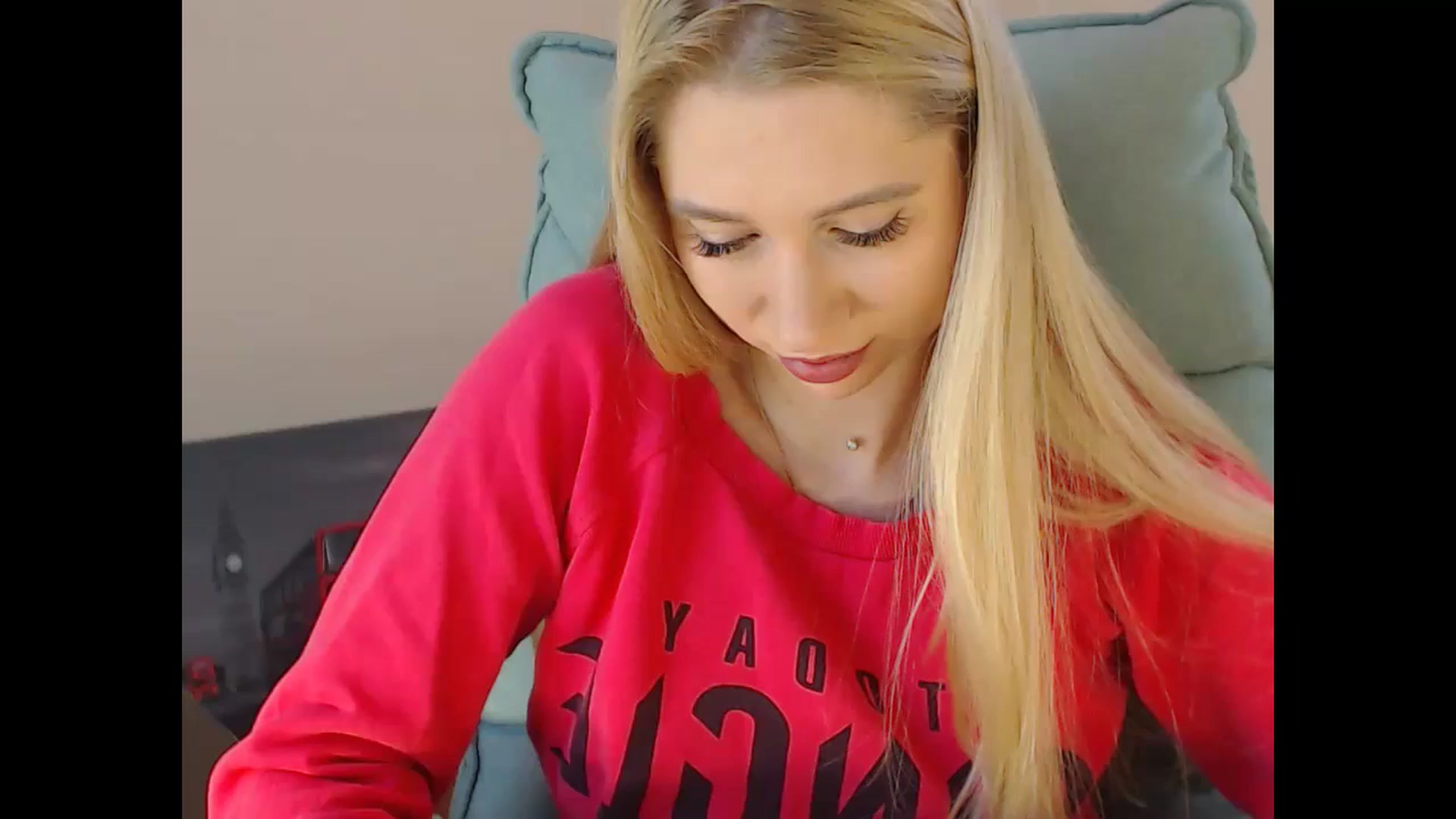 Gallery image thumbnail from Miss_Sylvia's myfreecams stream on, 12/24/2024, 16:27 image 9 of 20