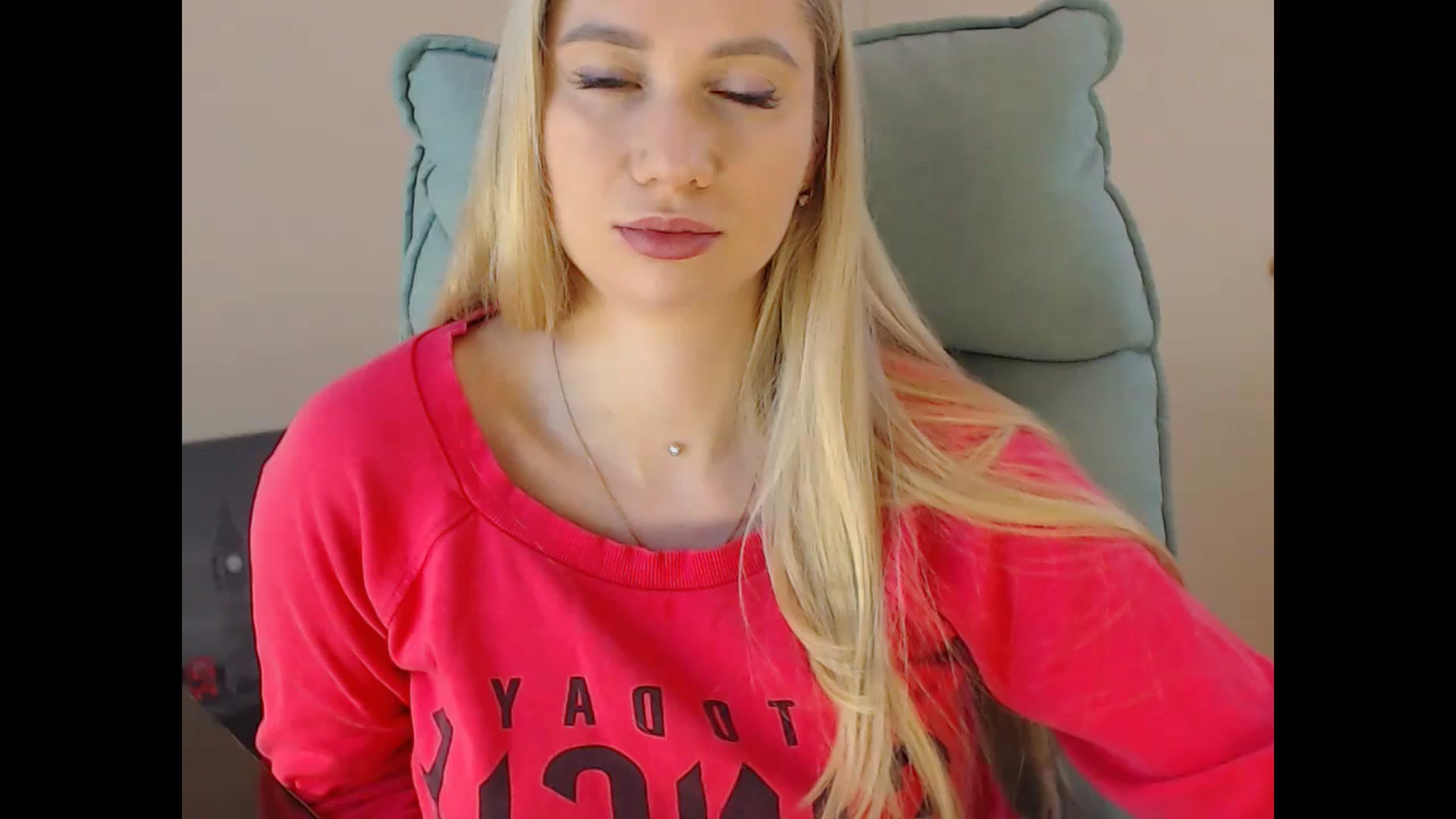 Gallery image thumbnail from Miss_Sylvia's myfreecams stream on, 12/24/2024, 16:27 image 14 of 20
